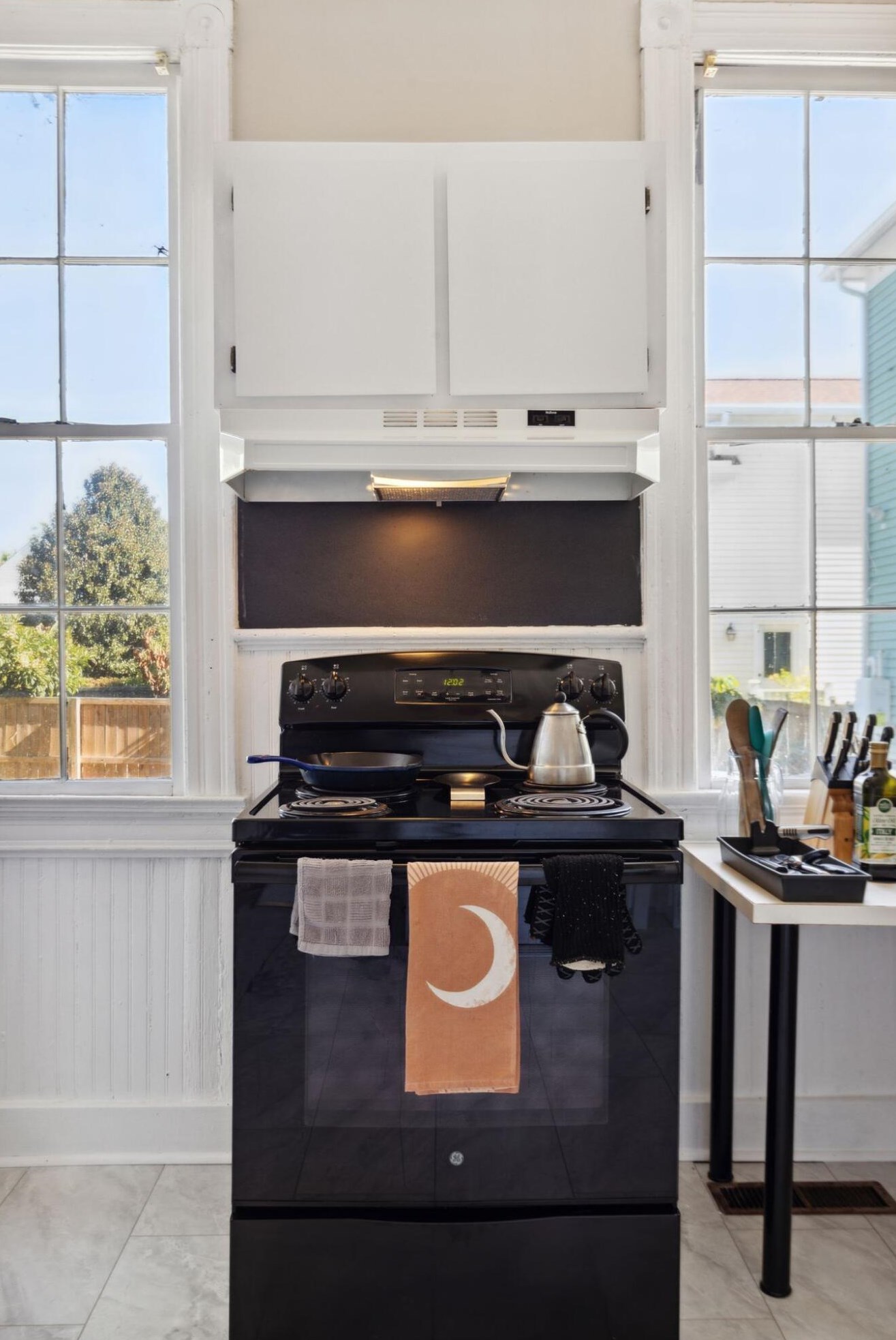 318 Sumter St, Charleston SC 29403-4612 exterior