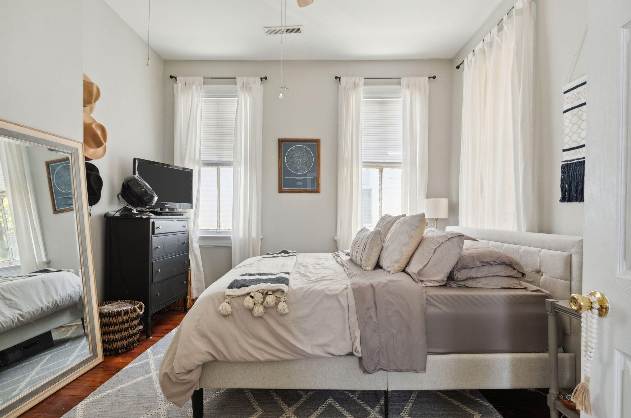 318 Sumter St, Charleston SC 29403-4612 exterior