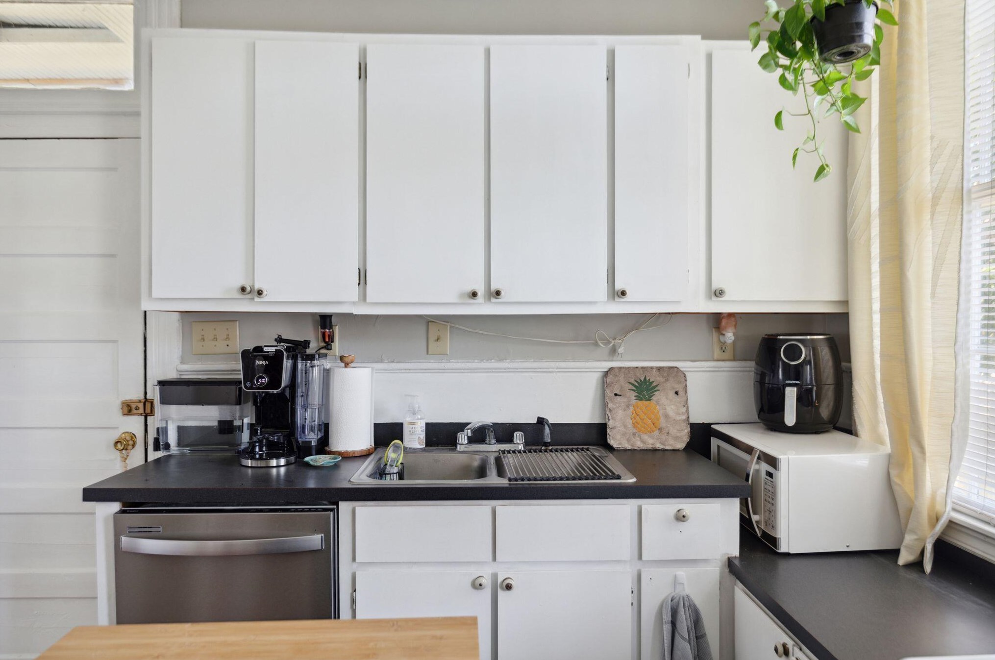 318 Sumter St, Charleston SC 29403-4612 exterior