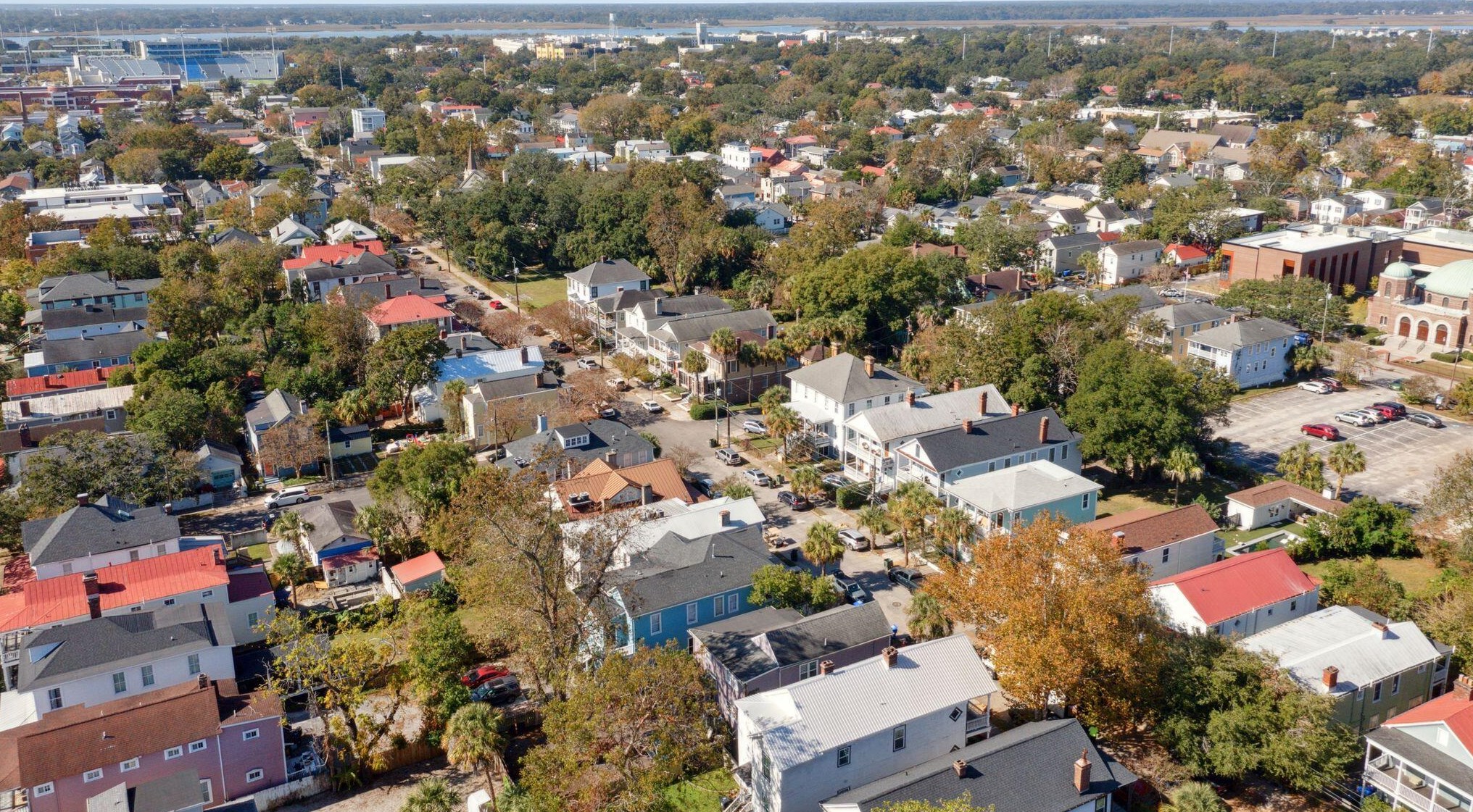 318 Sumter St, Charleston SC 29403-4612 exterior