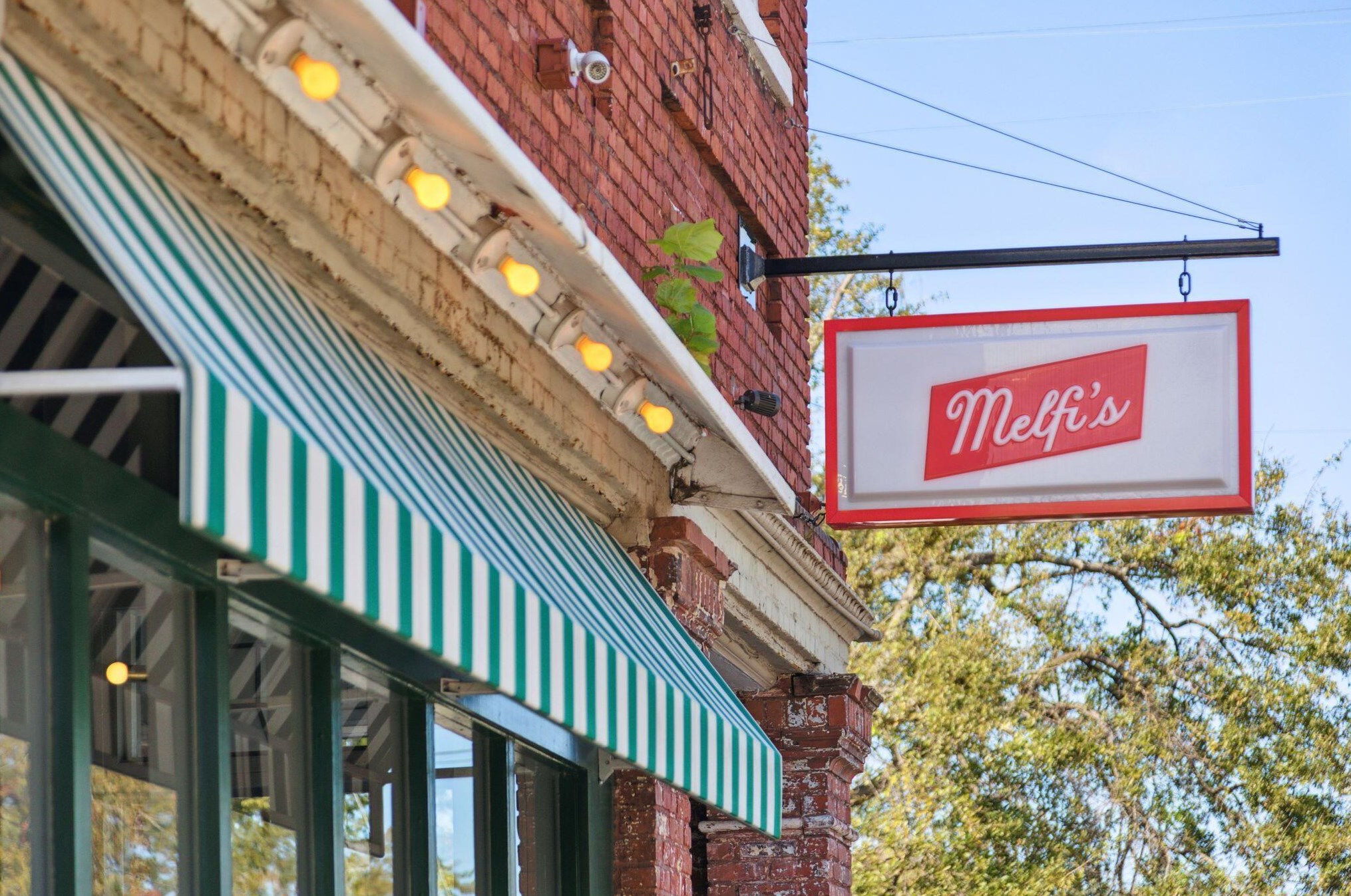 318 Sumter St, Charleston SC 29403-4612 exterior