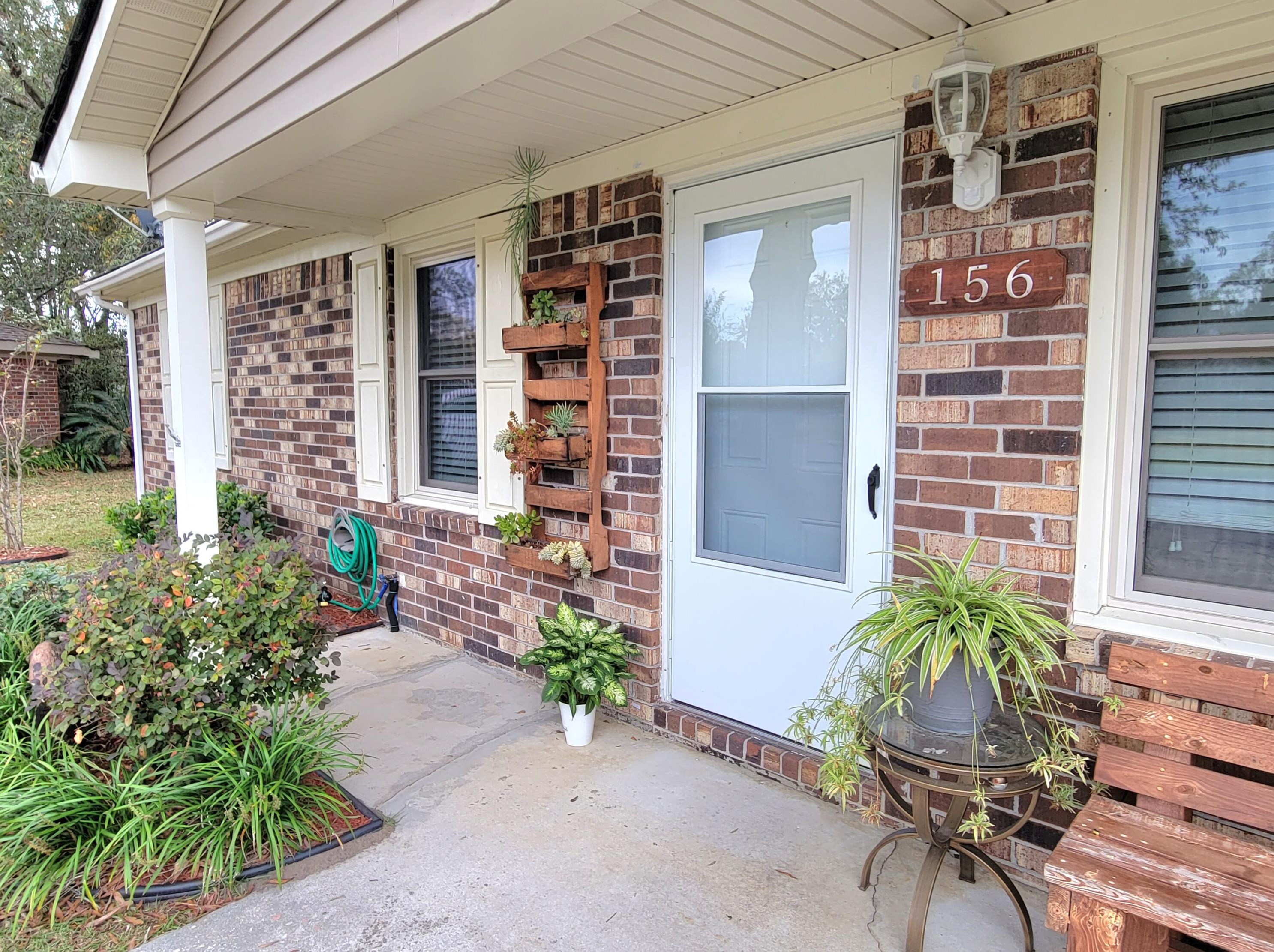 156 Red Cedar Dr, Charleston, SC 29445-3725