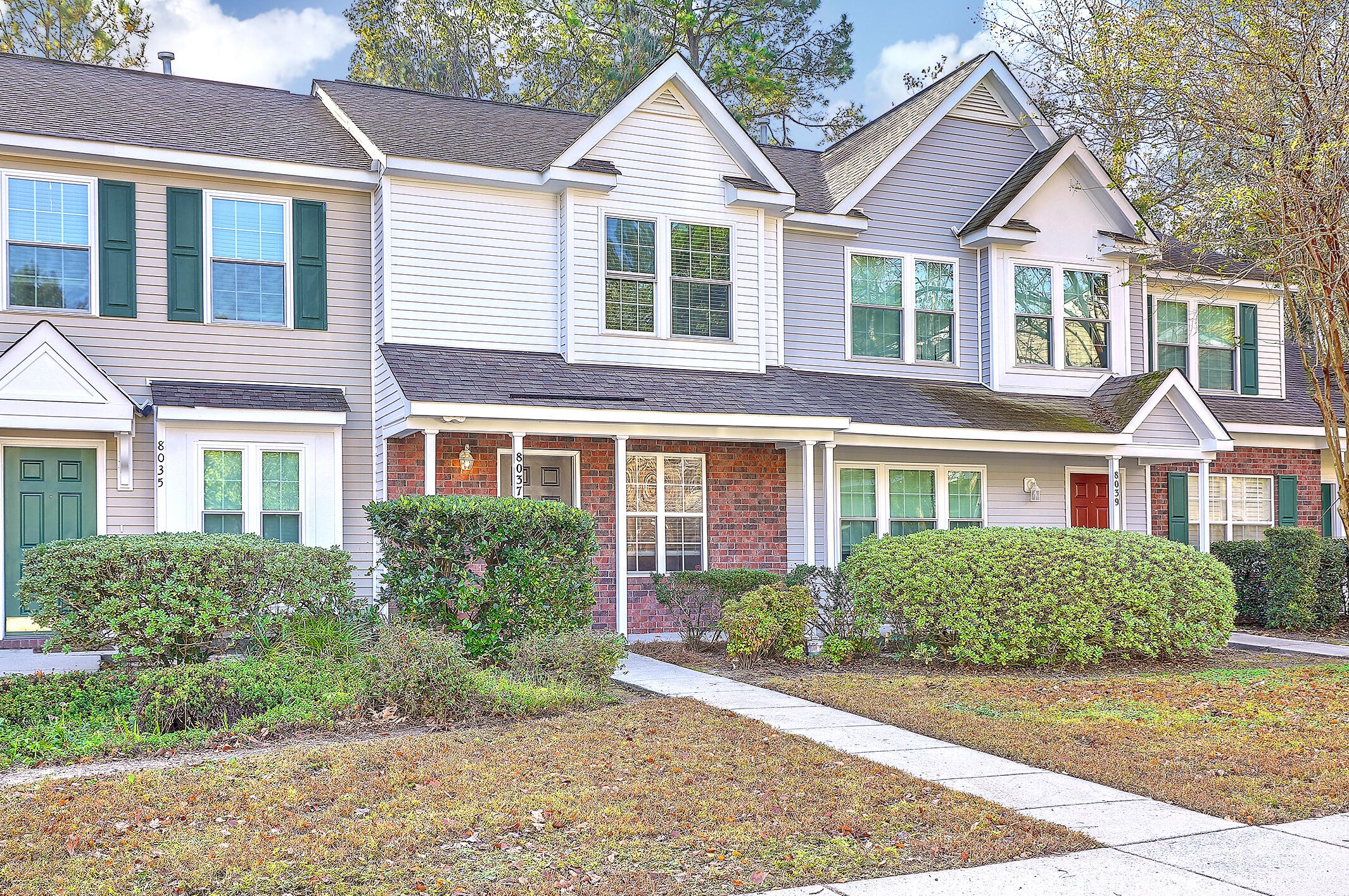 8037 Shadow Oak Dr, Charleston, SC 29406-9576