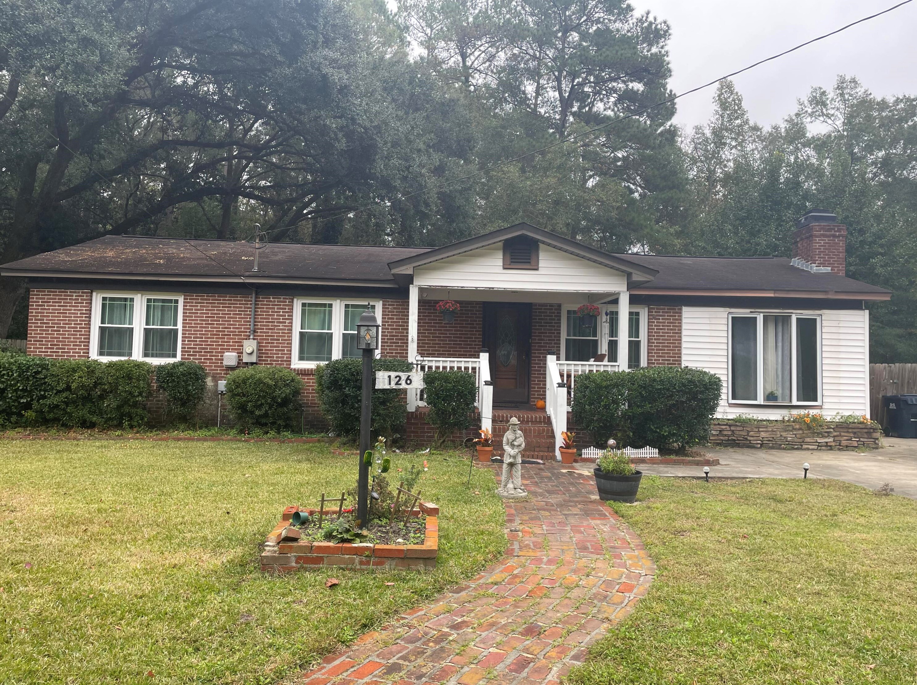 126 Parkwood Cir, Walterboro, SC 29488