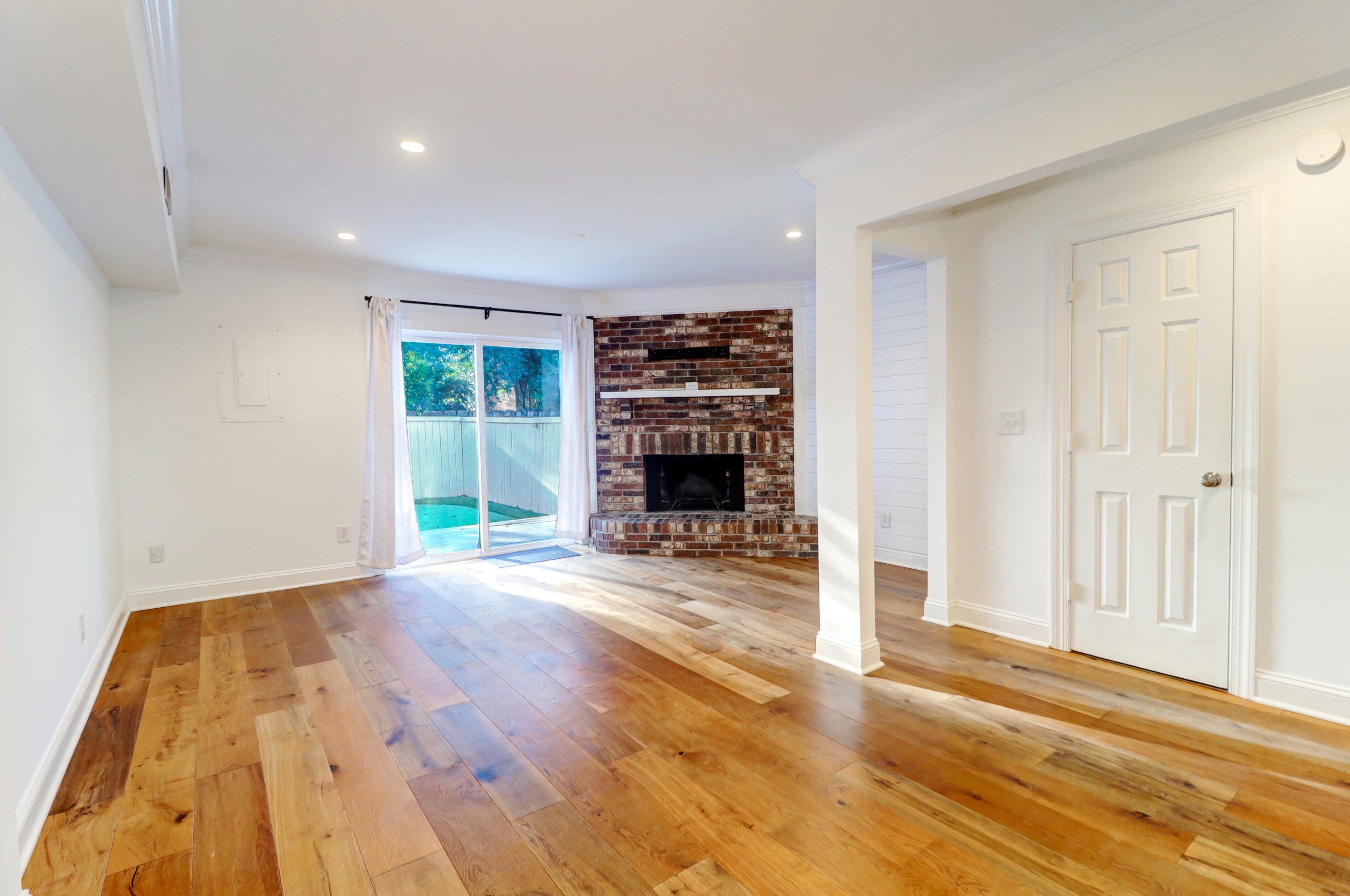 745 Center St, Mount Pleasant, SC 29464