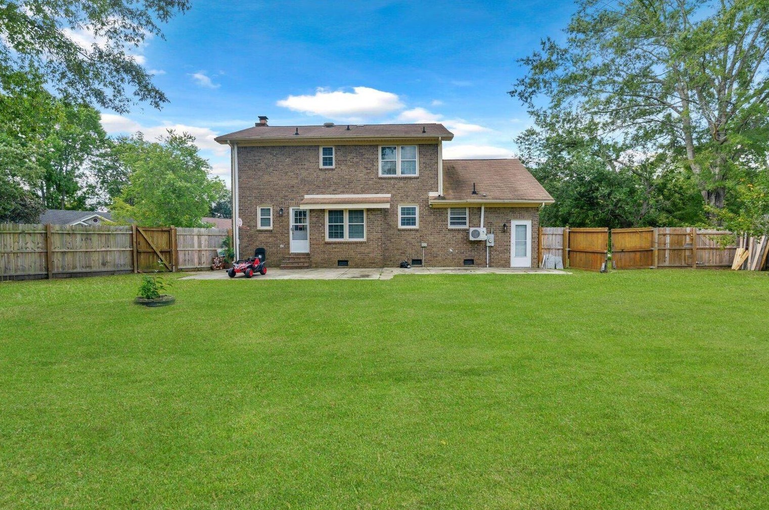 119 Winston Way, Charleston SC  29445-4843 exterior