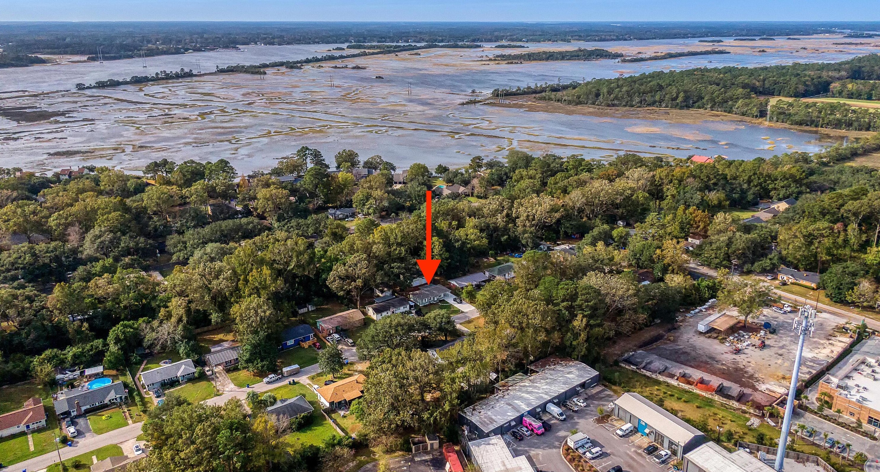 2471 Lantern St, Charleston SC  29414-4819 exterior