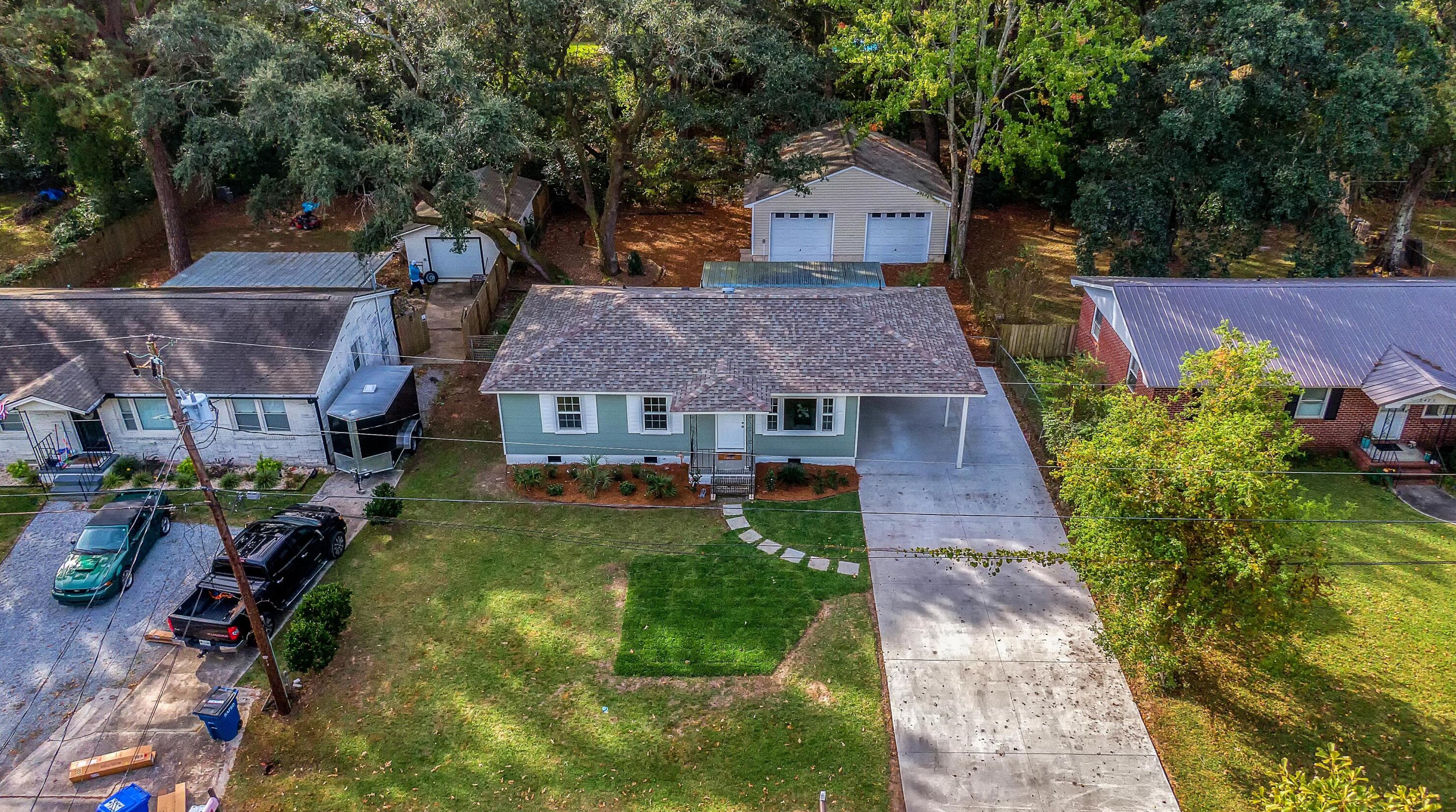 2471 Lantern St, Charleston SC  29414-4819 exterior