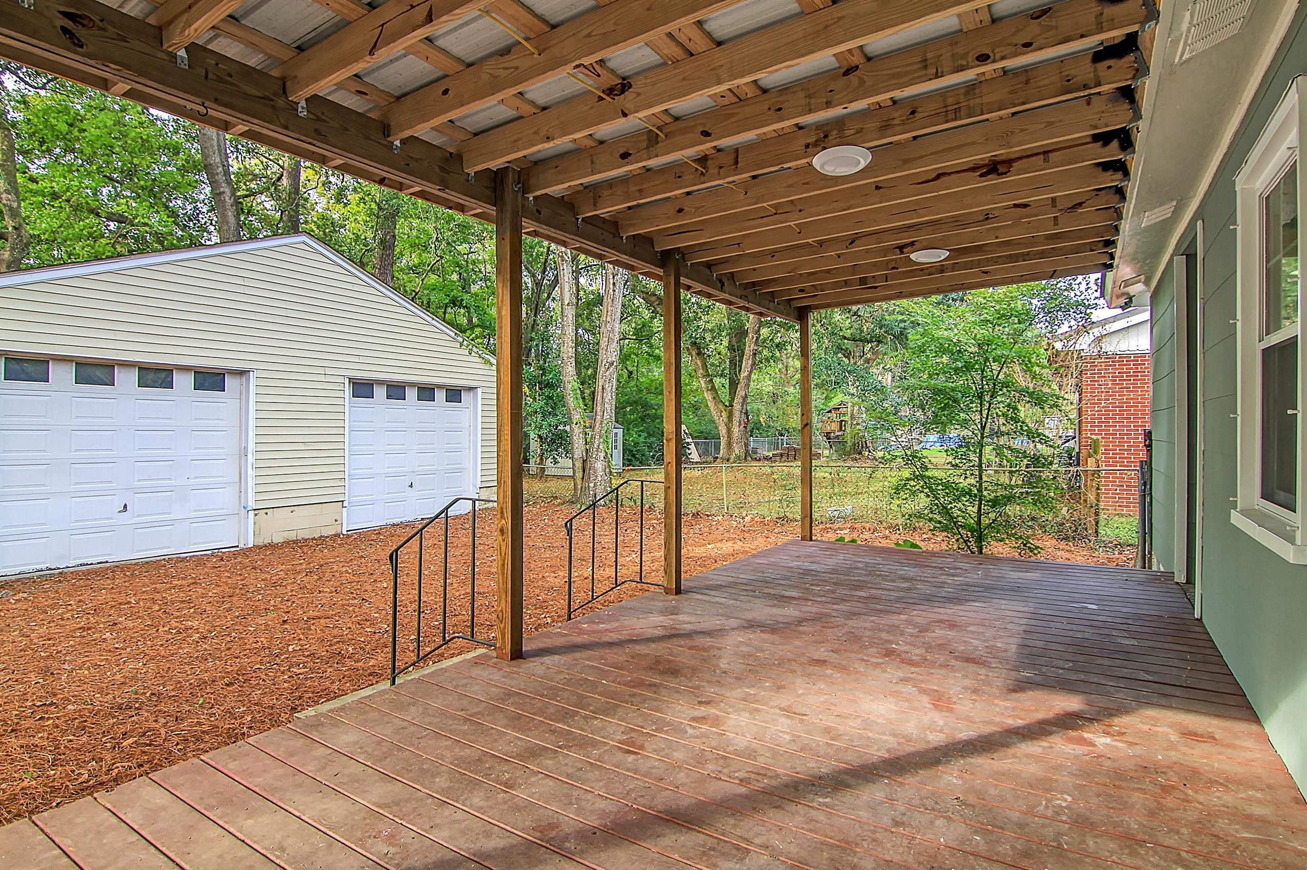 2471 Lantern St, Charleston SC  29414-4819 exterior