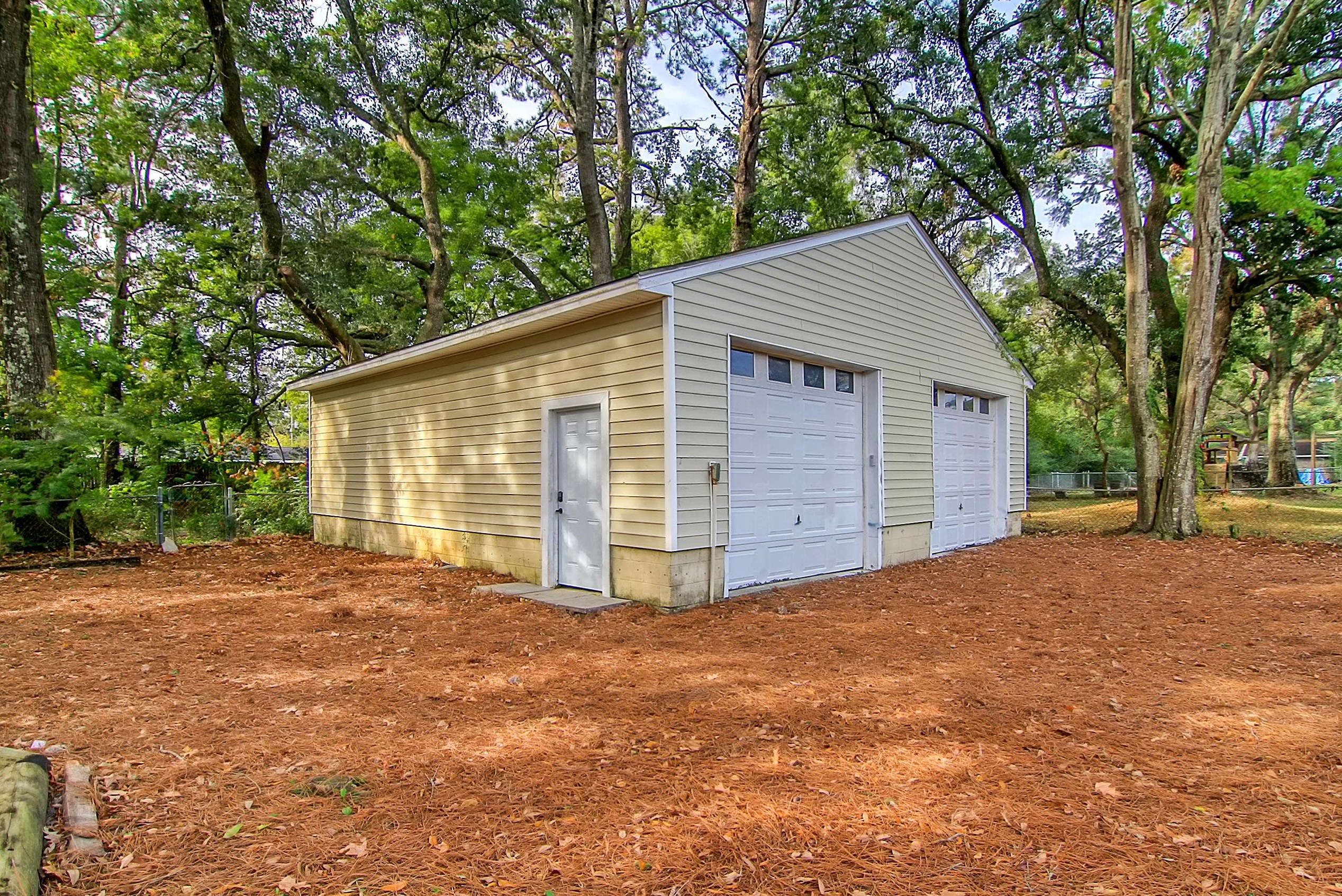 2471 Lantern St, Charleston SC  29414-4819 exterior