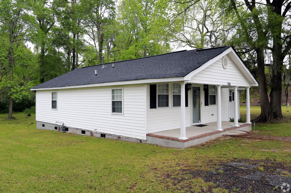 106 Pine Street N, Summerville, SC 29483