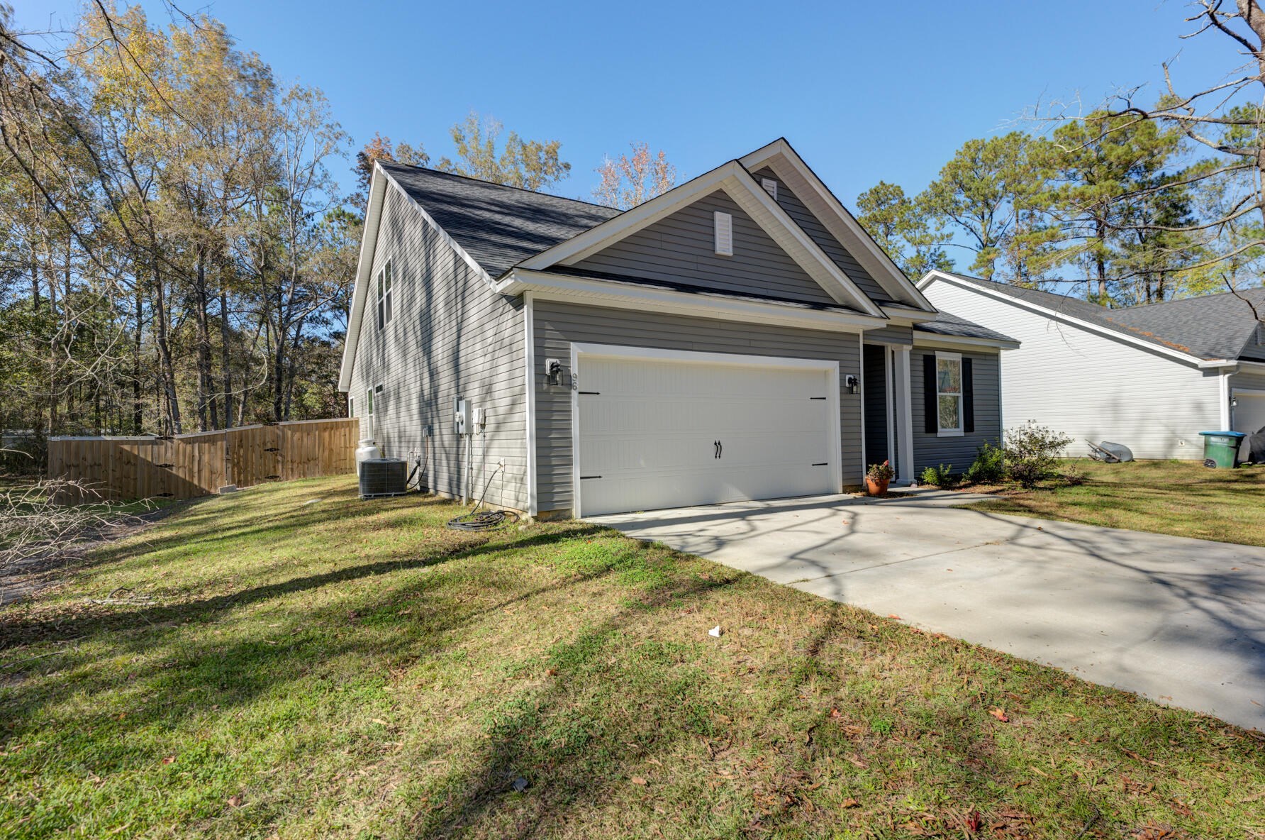 96 Dean Dr, Summerville, SC 29483-4518