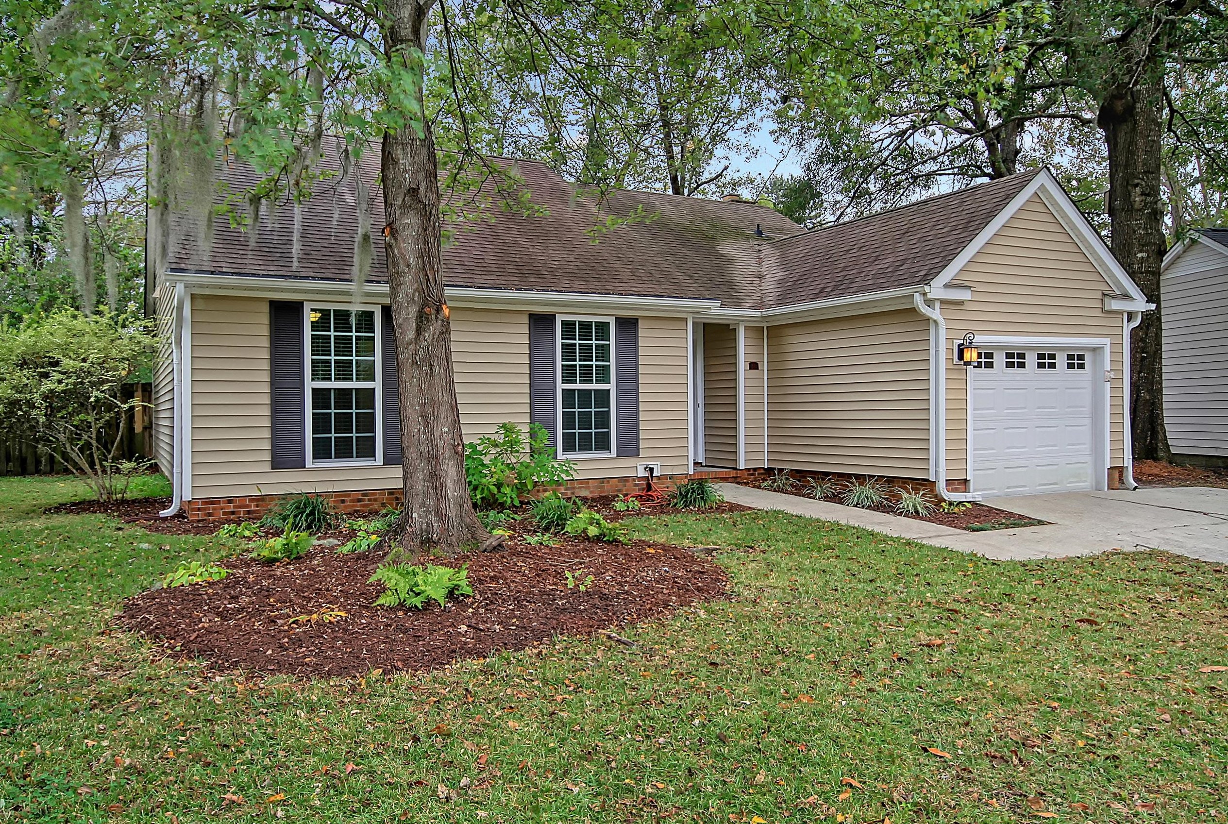 210 Hamlet Rd, Summerville, SC 29485-5251