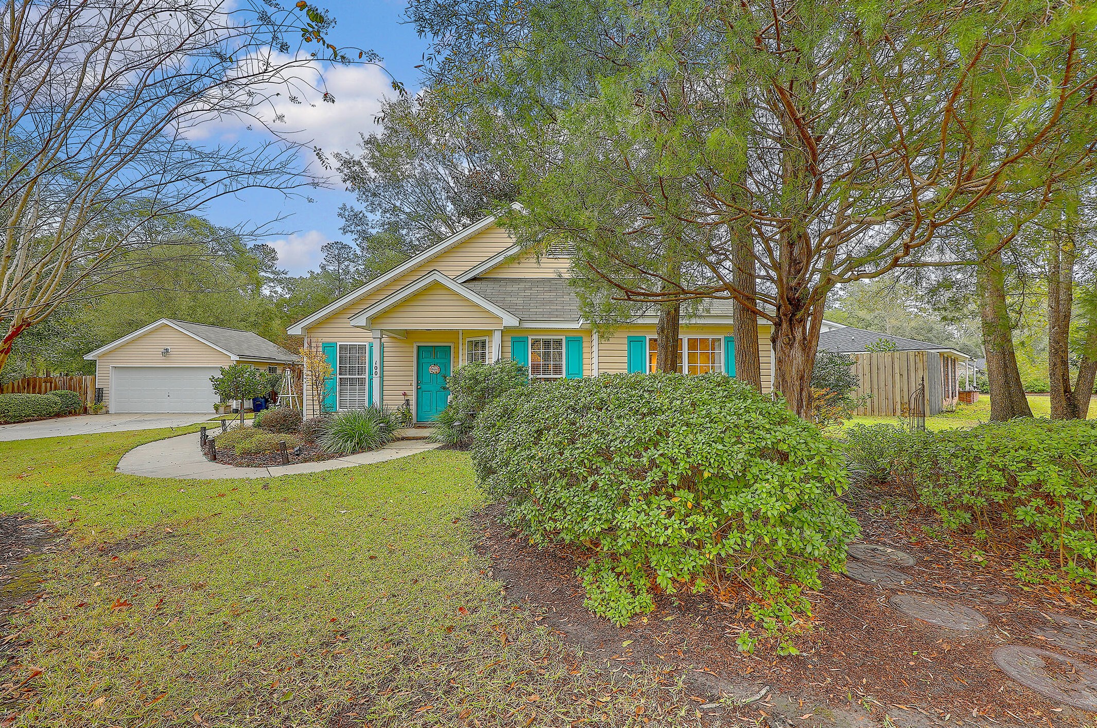 100 Nettles Ln, Summerville, SC 29483-4948
