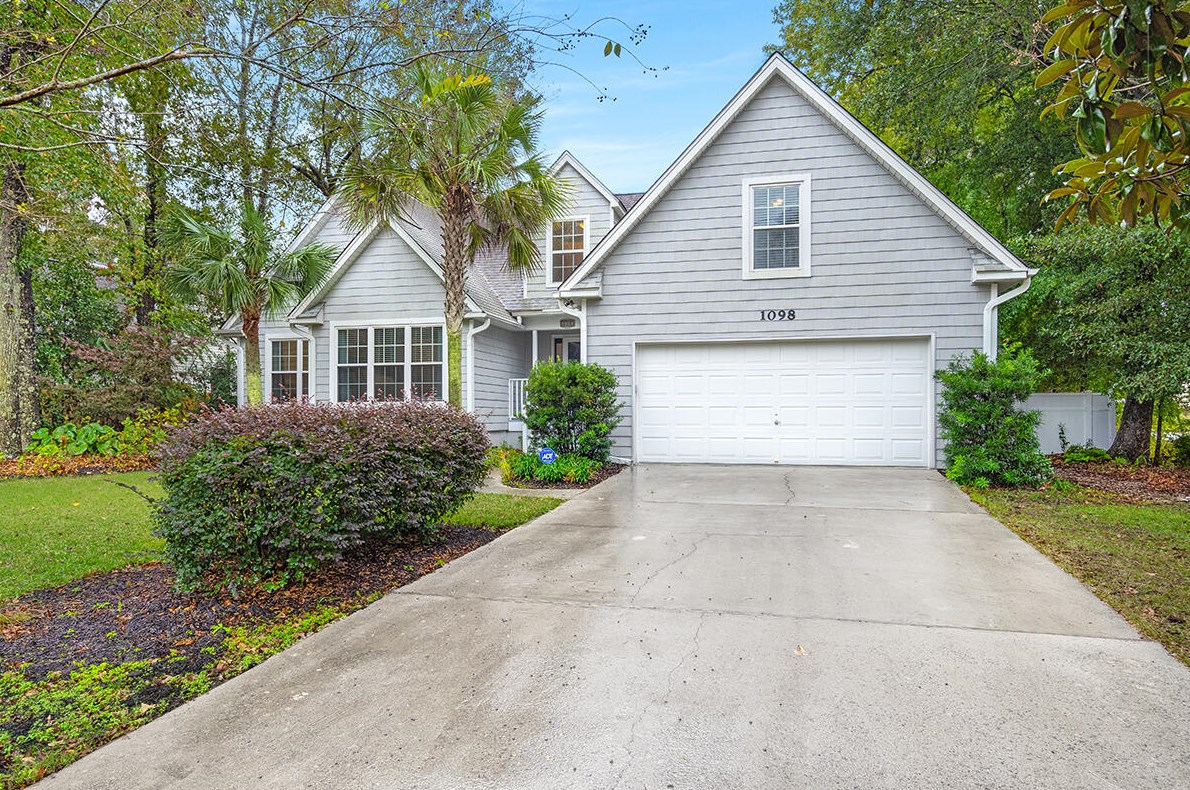 1098 Honeysuckle Ln, Charleston, SC 29412-9712