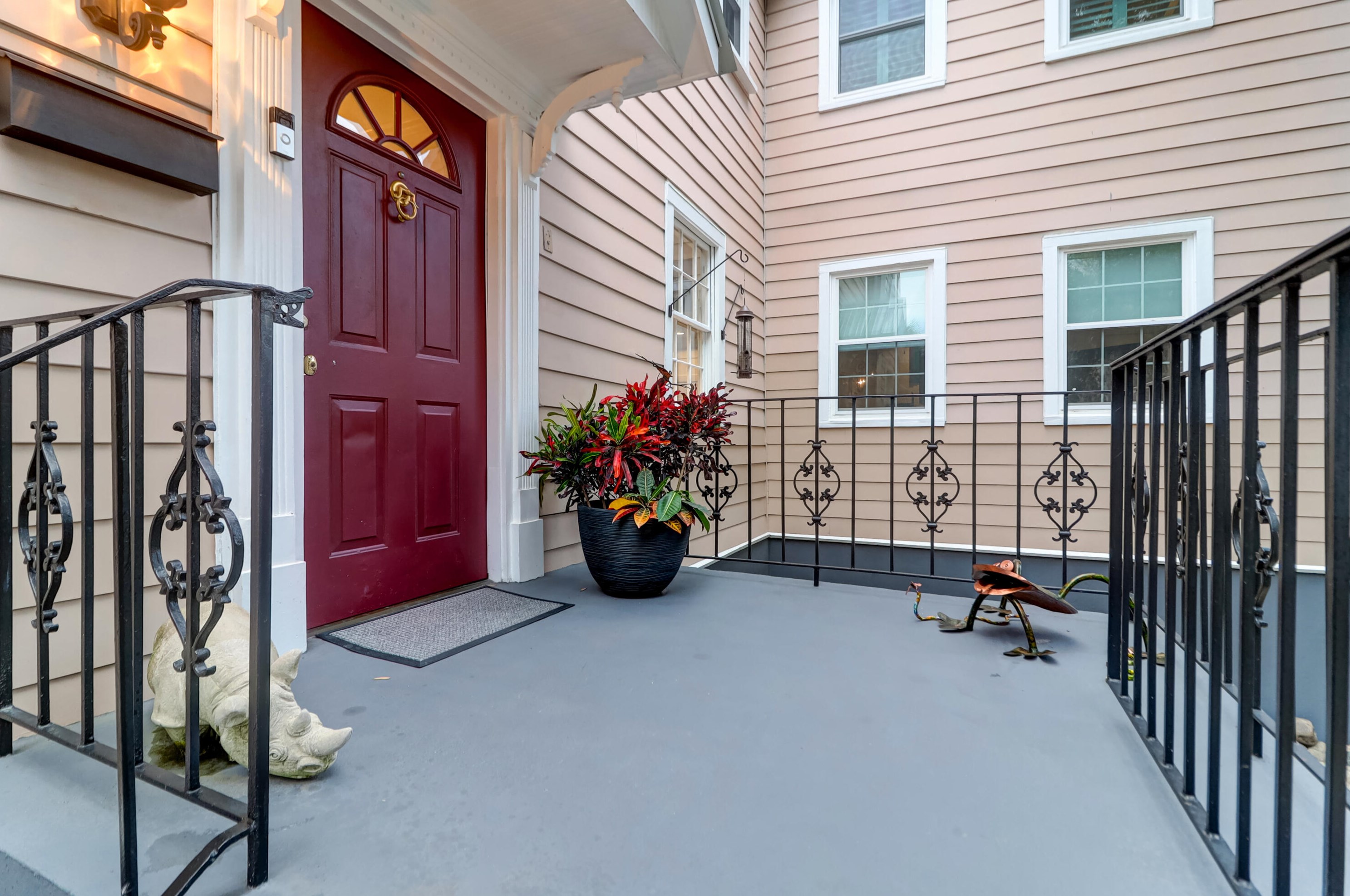 2 Trapman St, Charleston, SC 29401-1913