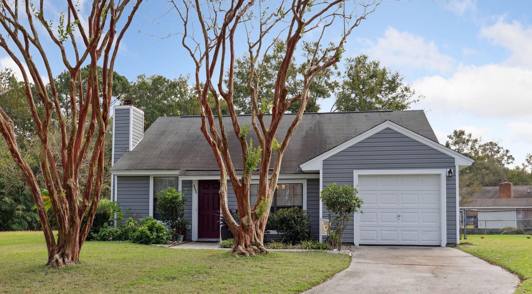 995 Oakcrest Dr, Charleston, SC 29412-9394
