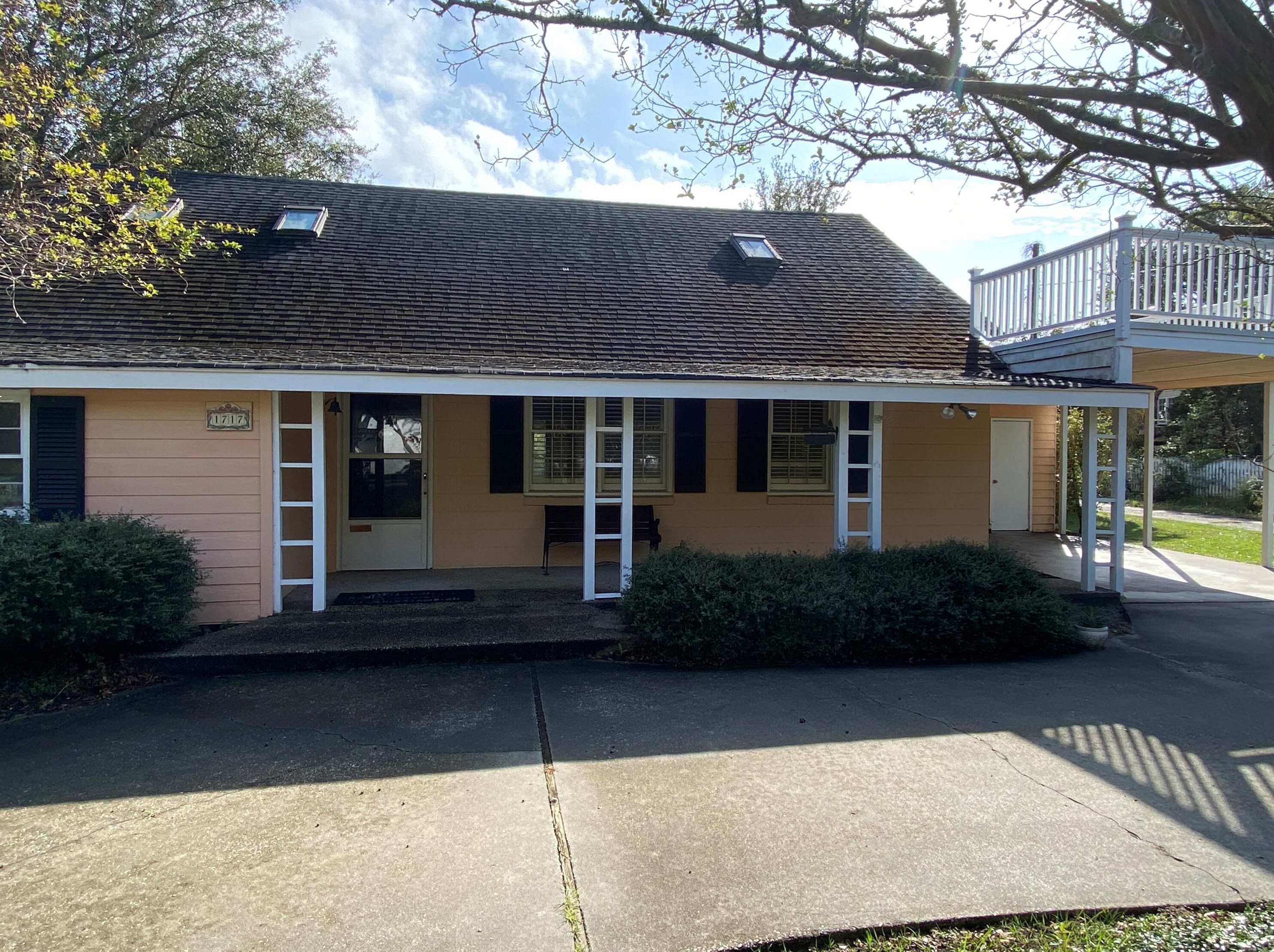 1717 Atlantic Ave, Sullivans Island, SC 29482