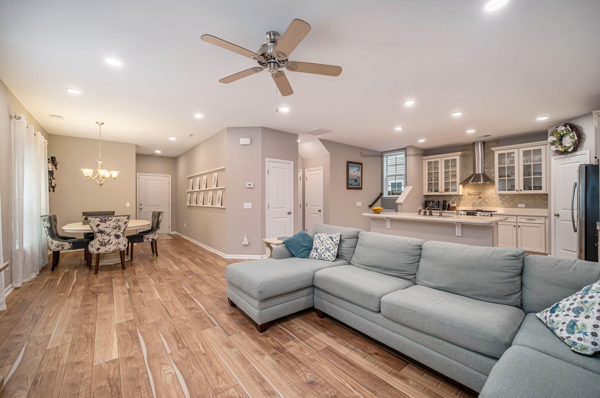 1513 Oldenburg Dr, Awendaw, SC 29429