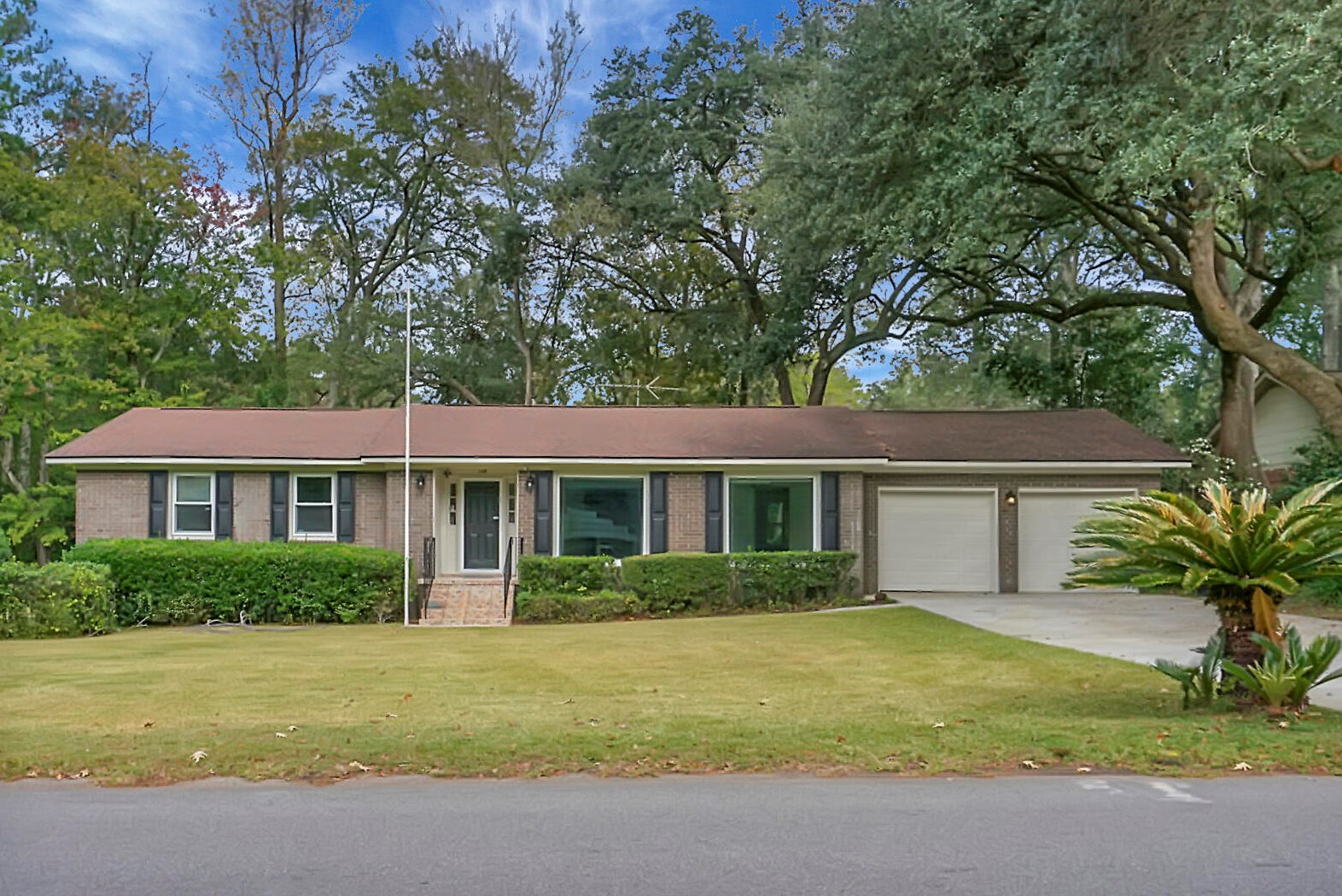 209 Pointer Dr, Summerville, SC 29485-5125