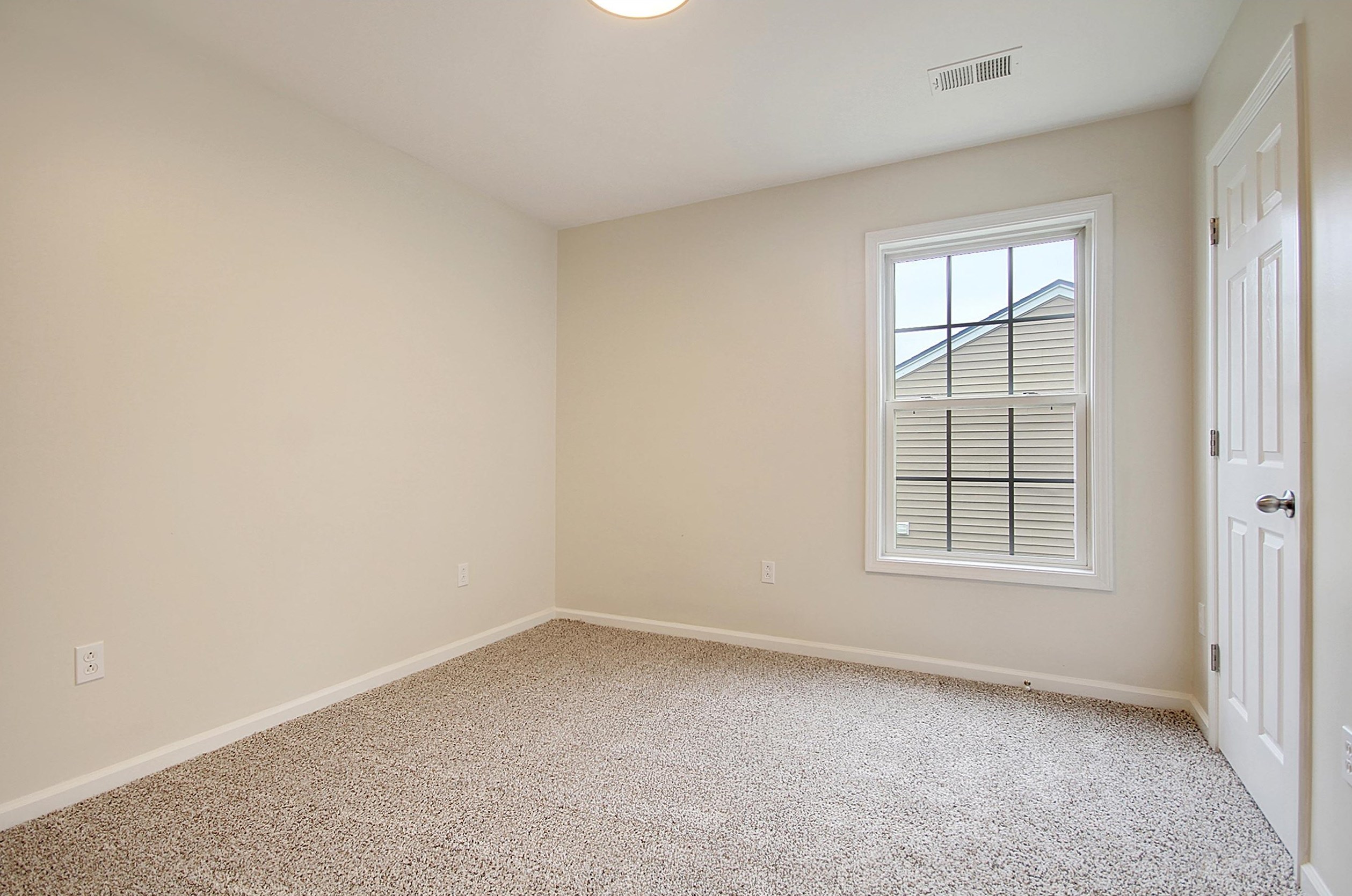 1432 Water Edge Dr, Charleston SC 29492-8012 exterior