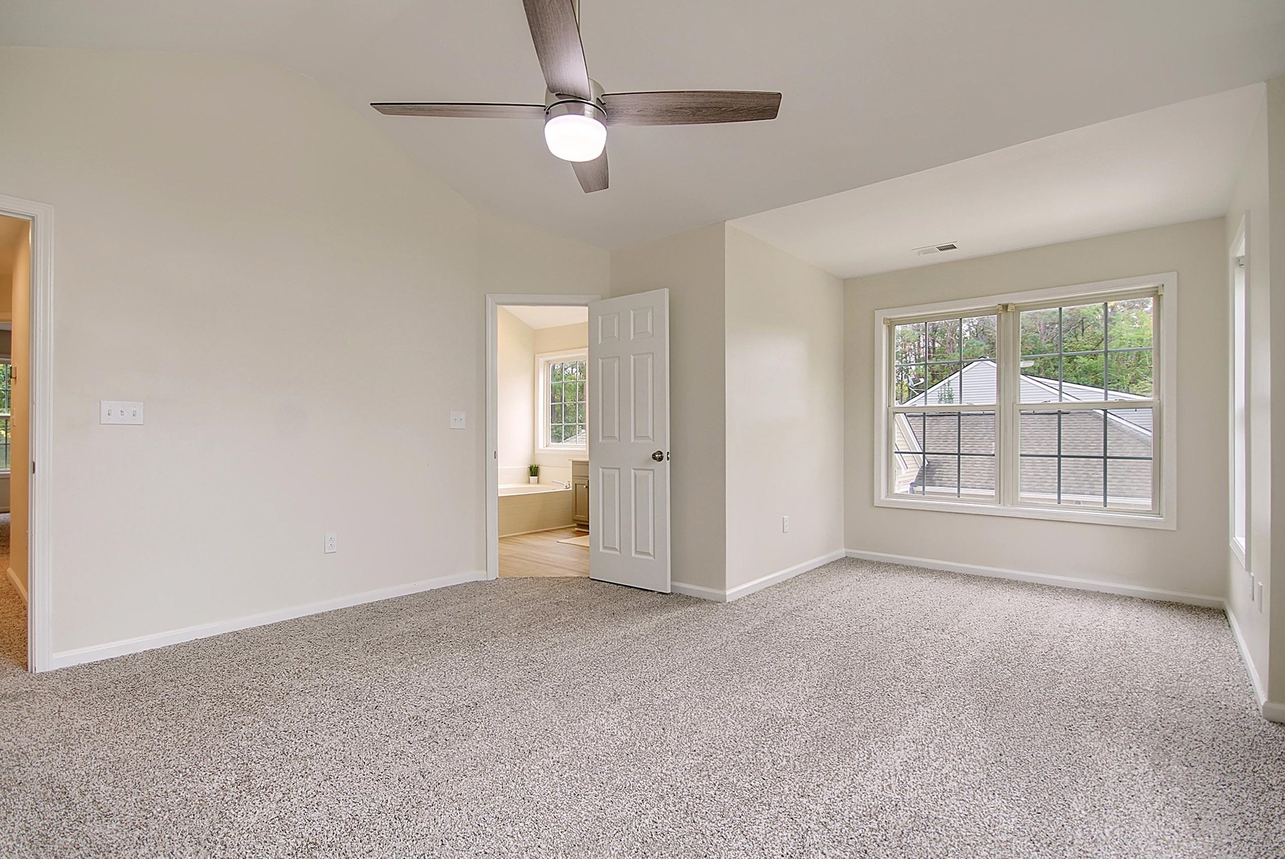 1432 Water Edge Dr, Charleston SC 29492-8012 exterior