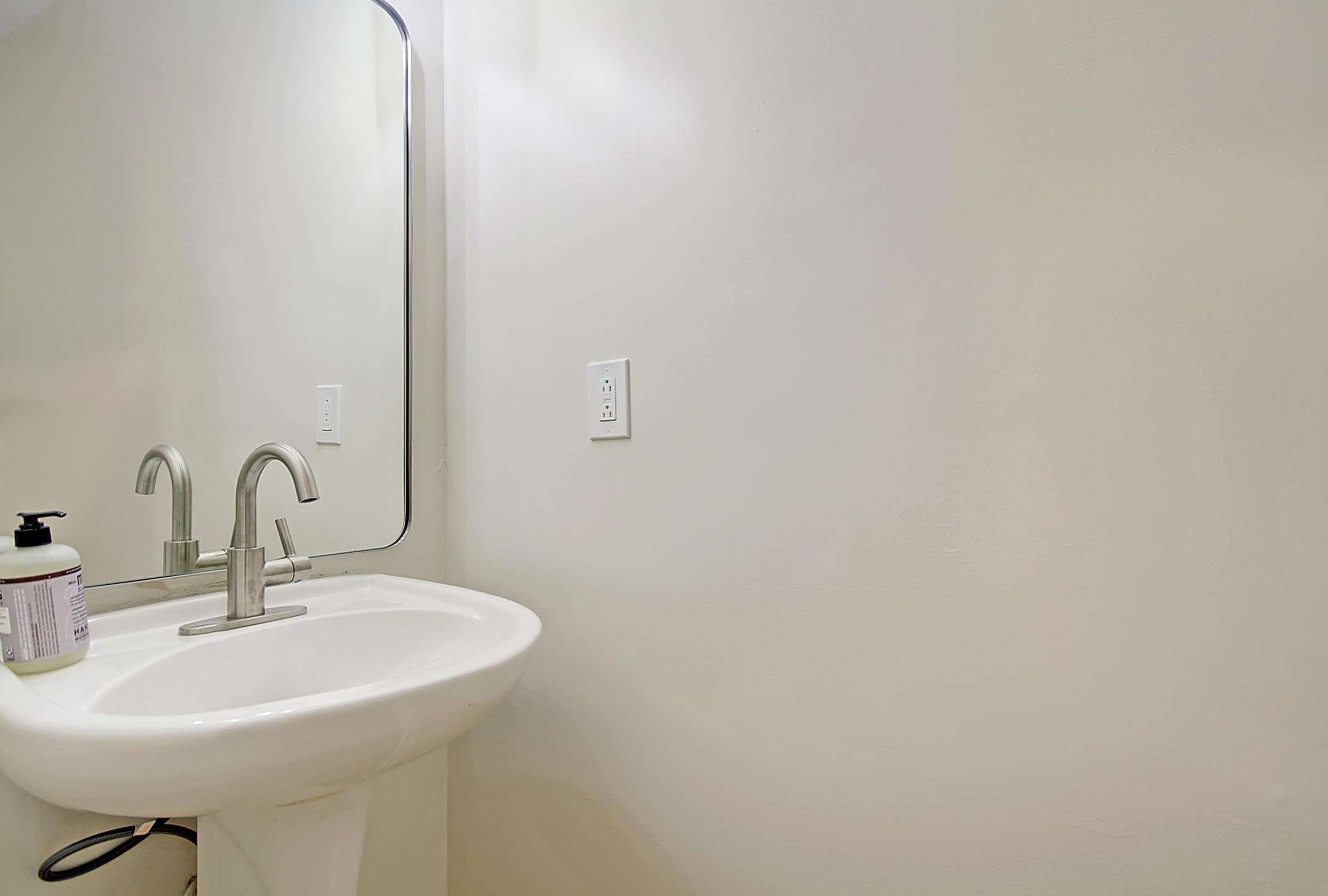 1432 Water Edge Dr, Charleston SC 29492-8012 exterior