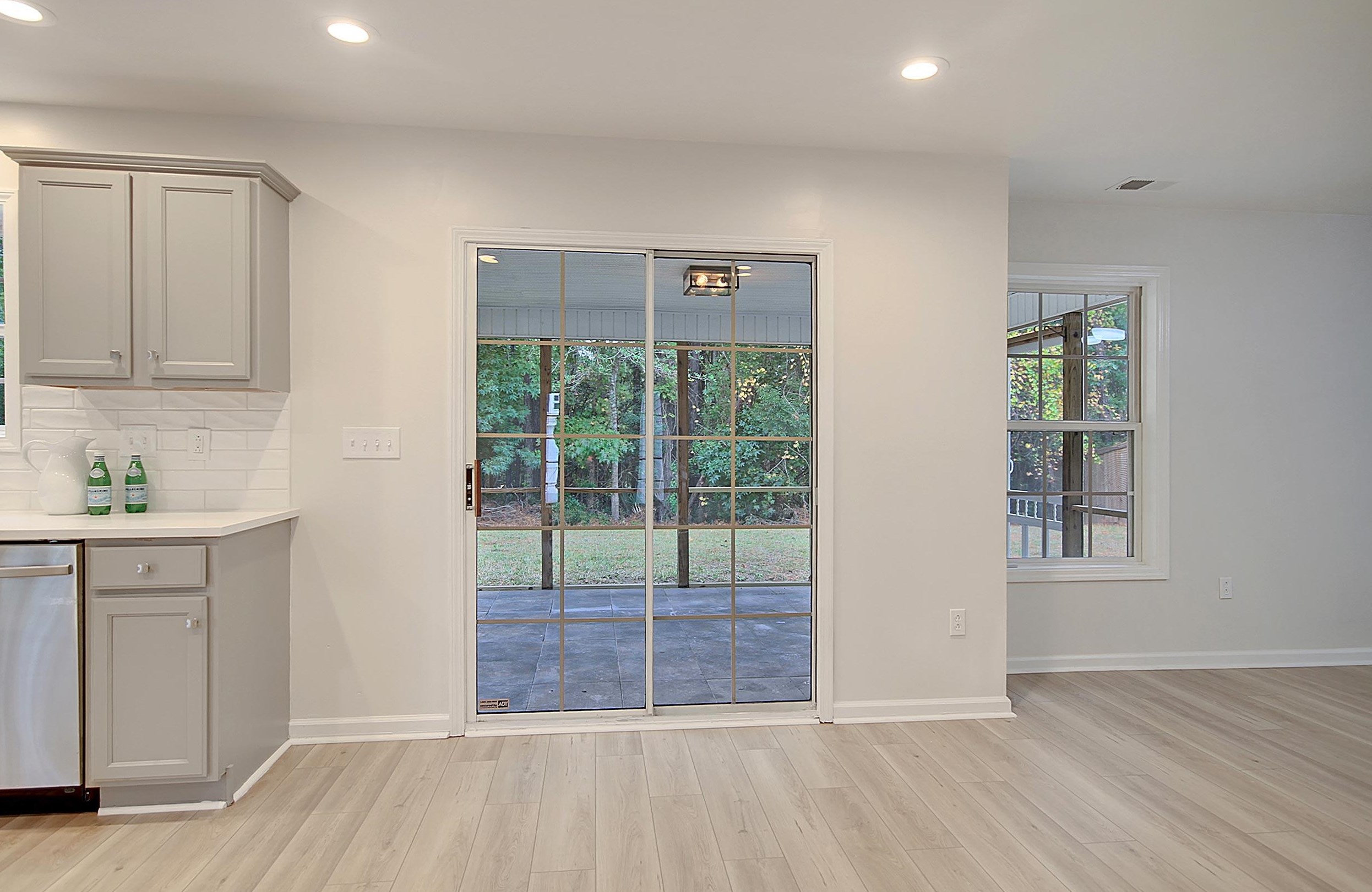 1432 Water Edge Dr, Charleston SC 29492-8012 exterior