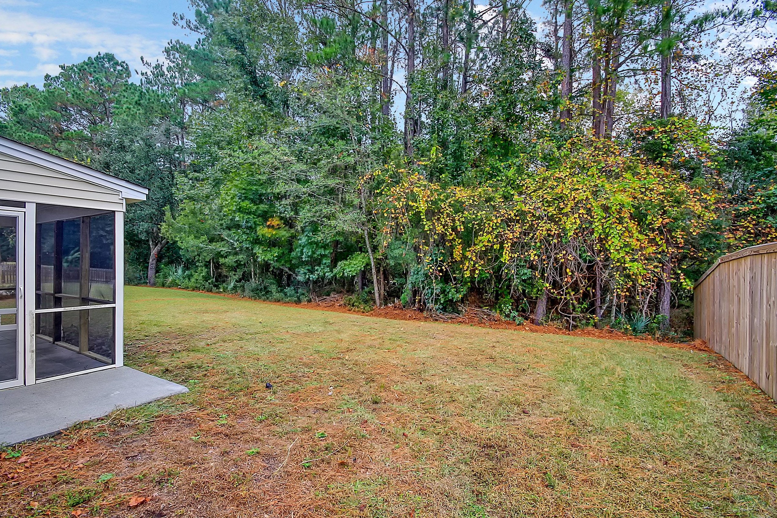 1432 Water Edge Dr, Charleston SC 29492-8012 exterior