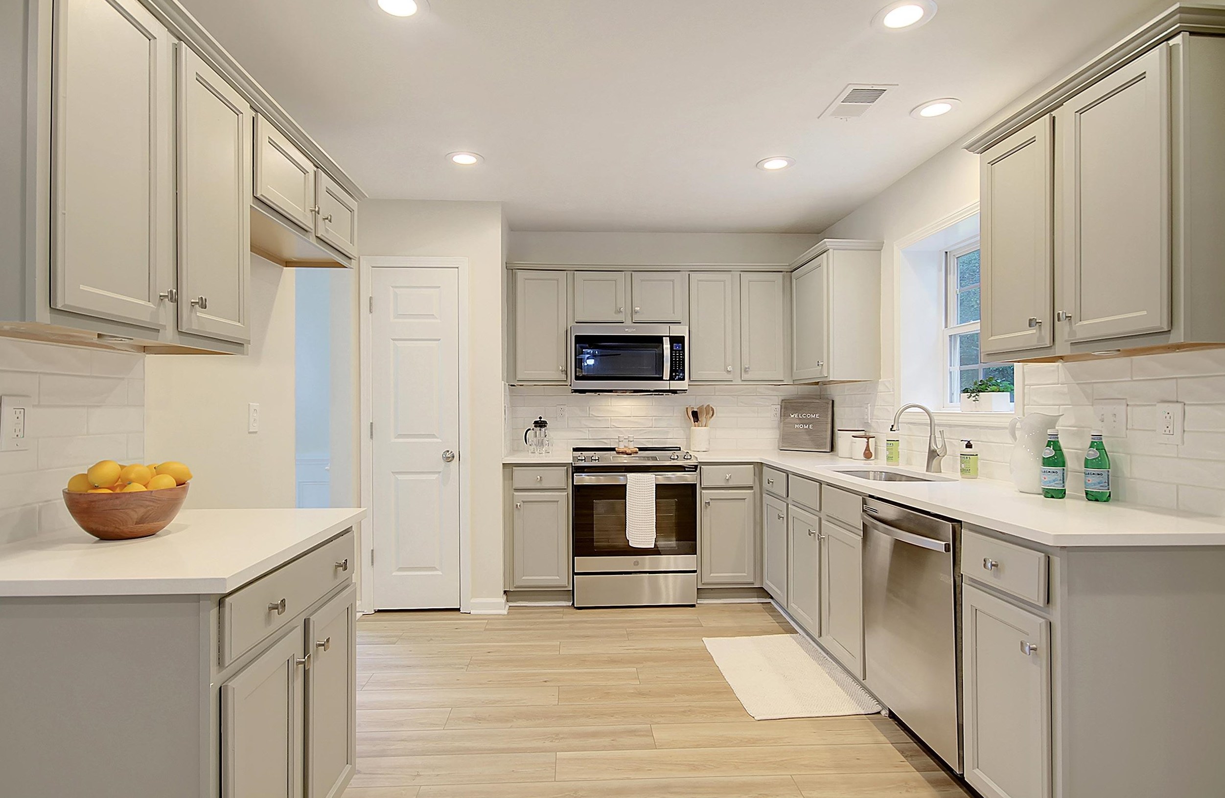 1432 Water Edge Dr, Charleston SC 29492-8012 exterior