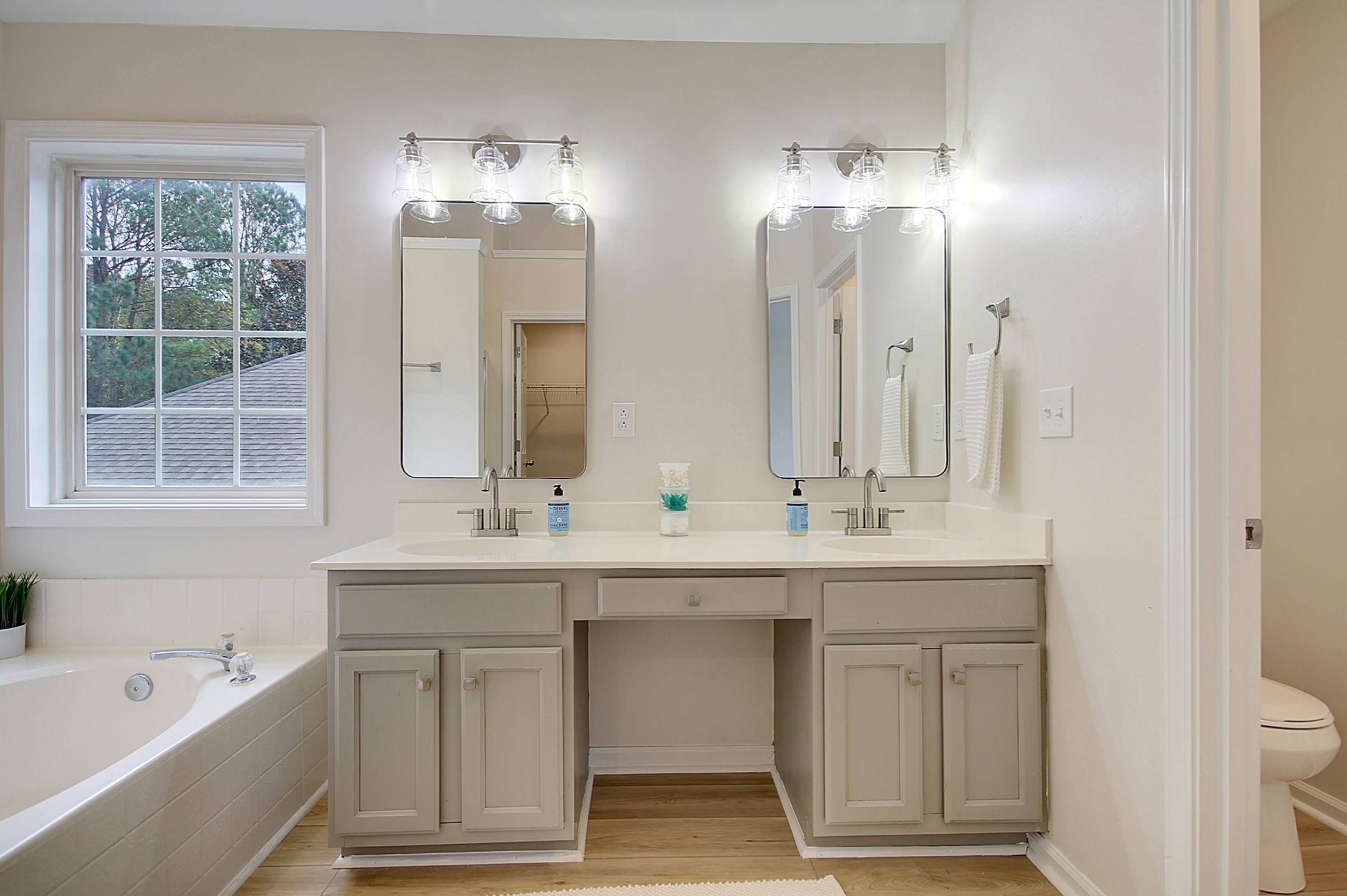 1432 Water Edge Dr, Charleston SC 29492-8012 exterior