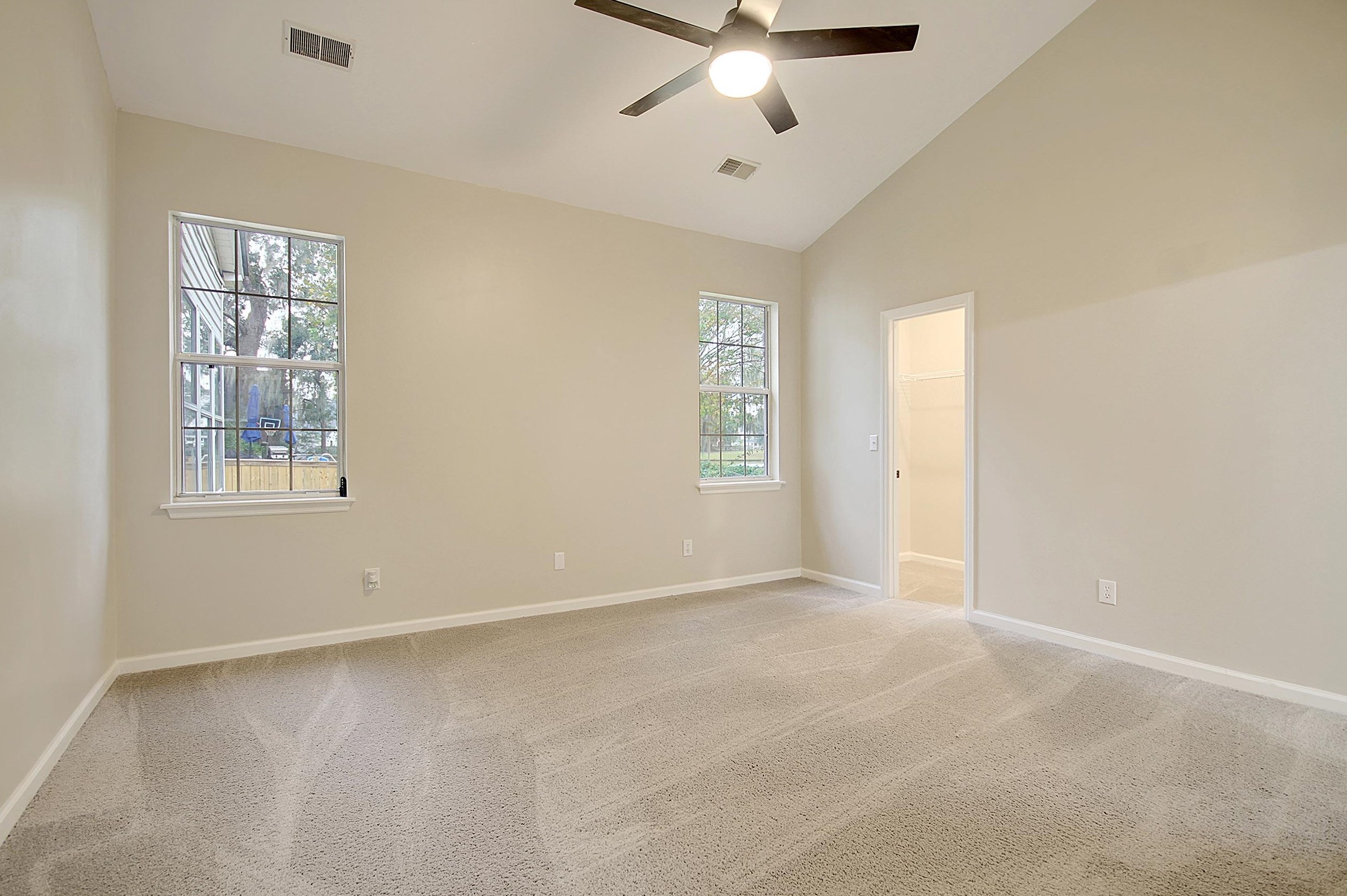 8528 Falling Leaf Ln, Charleston SC  29420-6852 exterior
