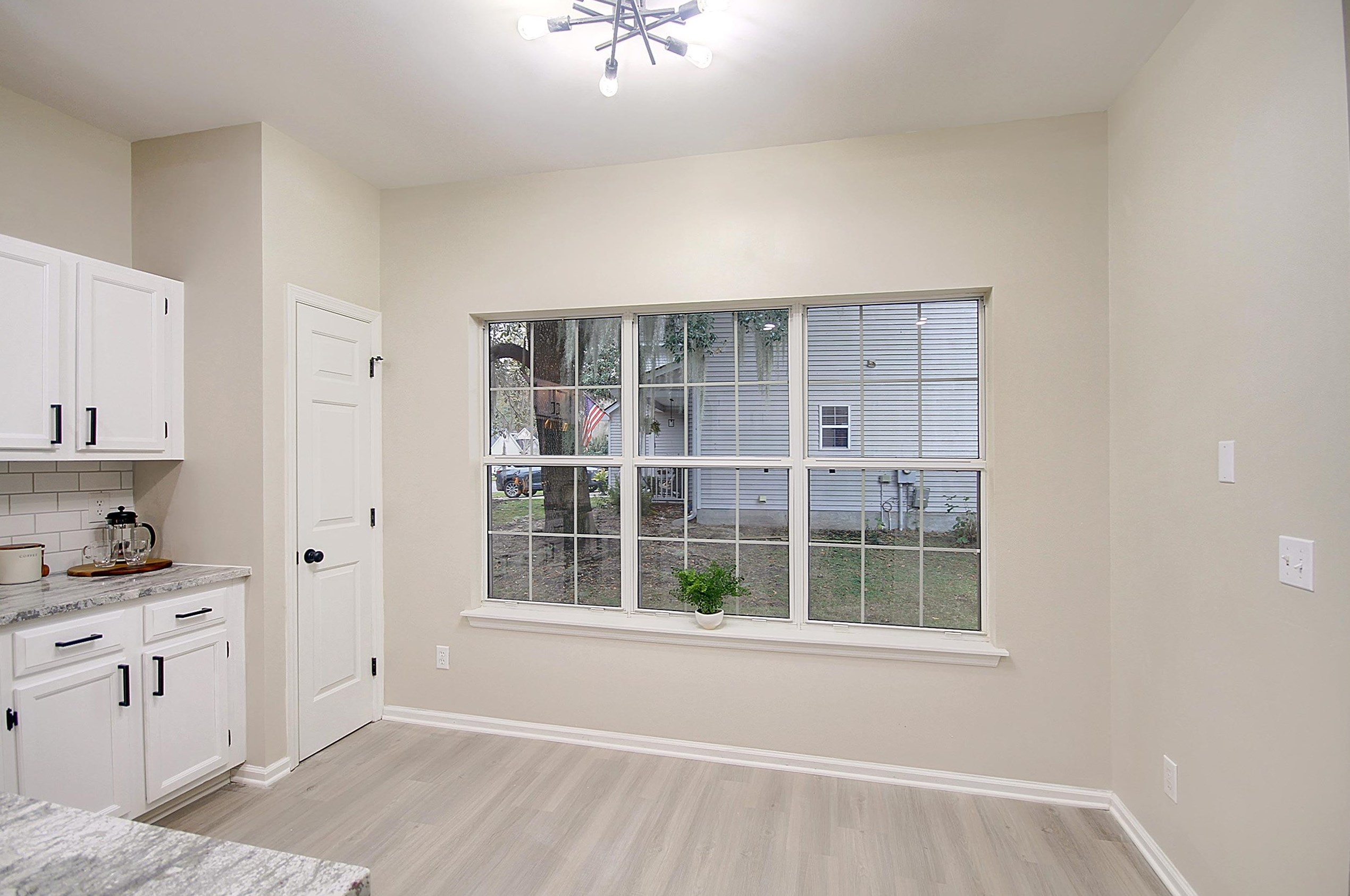 8528 Falling Leaf Ln, Charleston SC  29420-6852 exterior