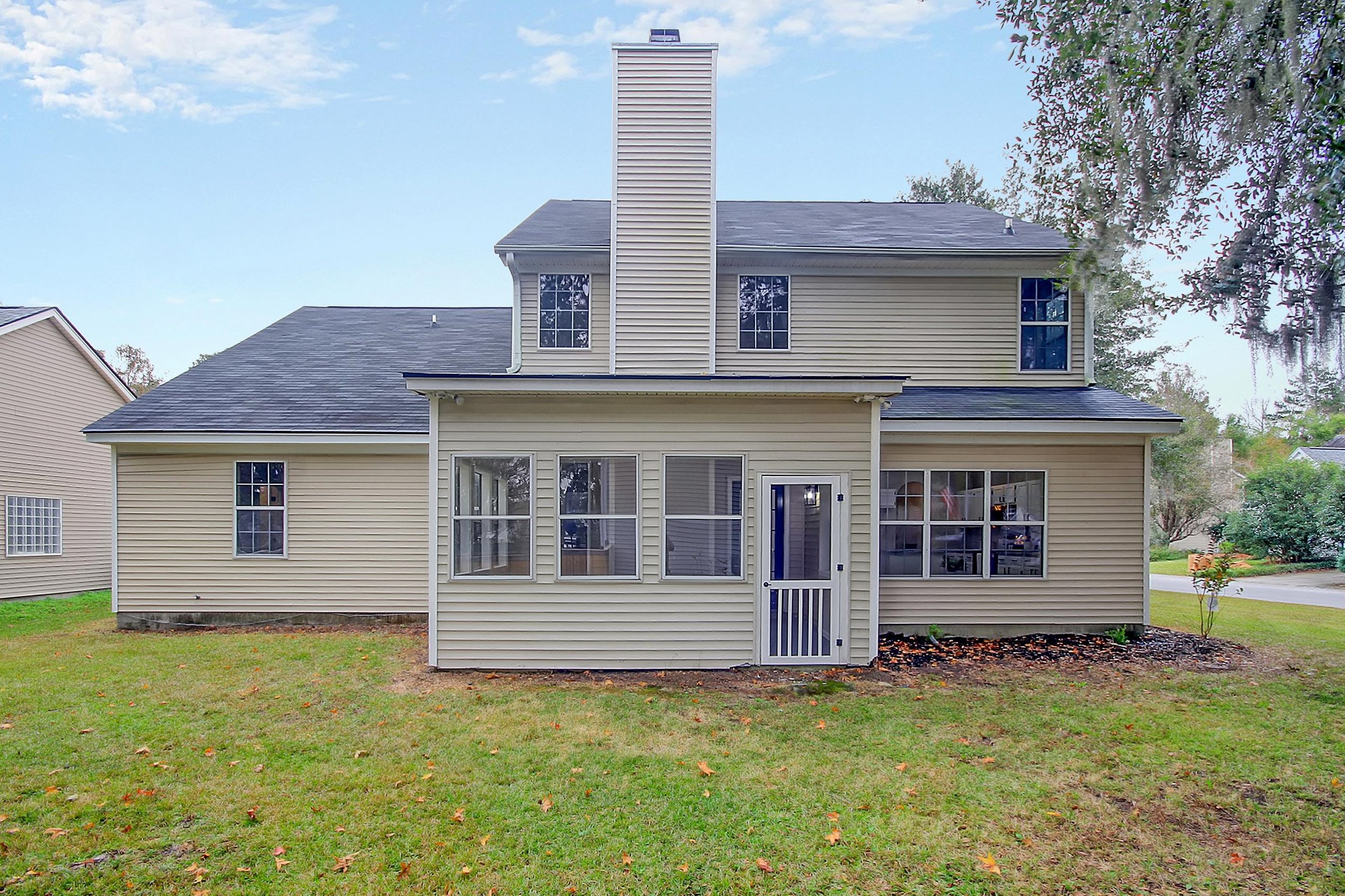 8528 Falling Leaf Ln, Charleston SC  29420-6852 exterior