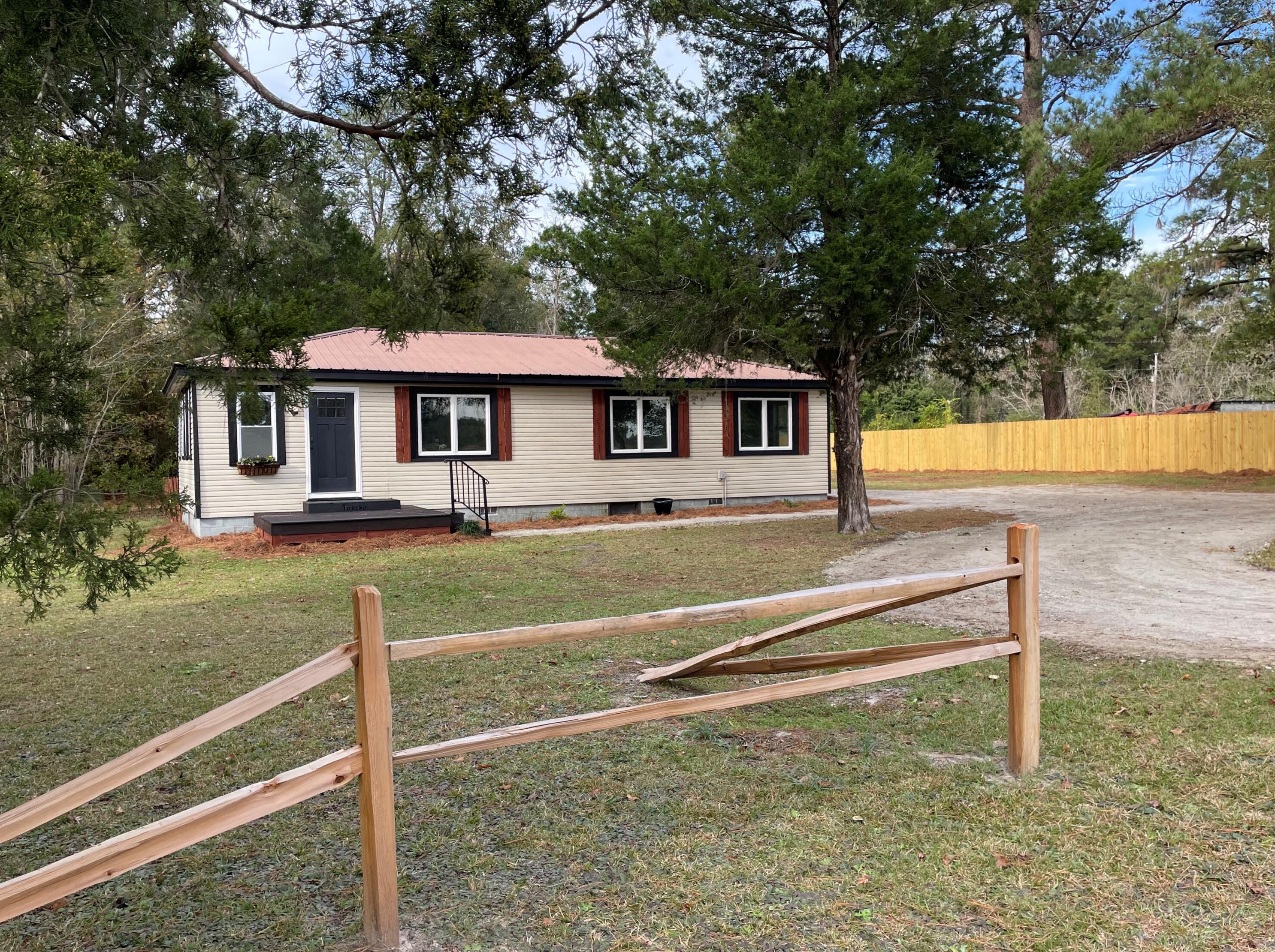 1371 Mount Carmel Rd, Walterboro SC  29488-6309 exterior