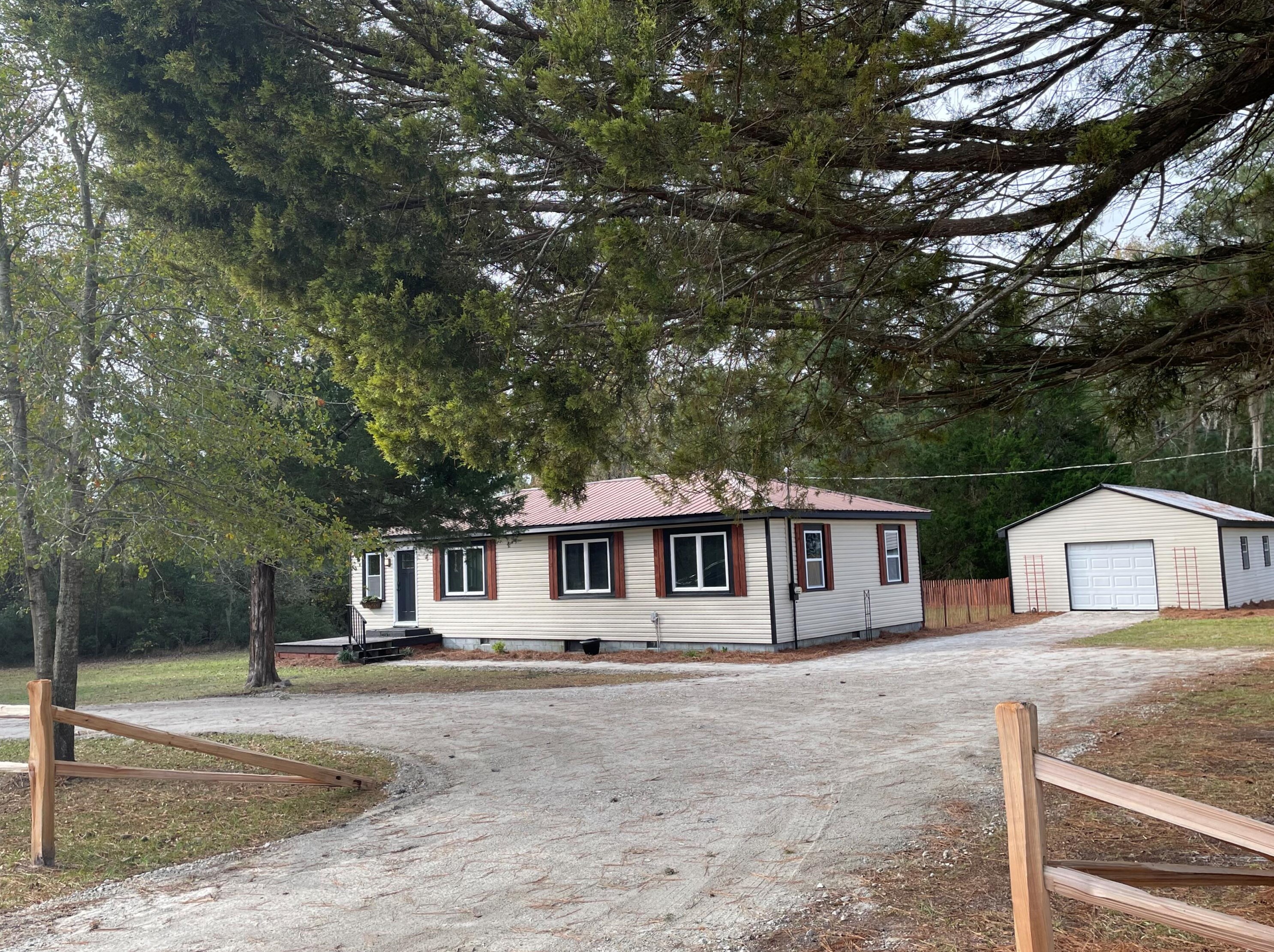 1371 Mount Carmel Rd, Walterboro SC  29488-6309 exterior