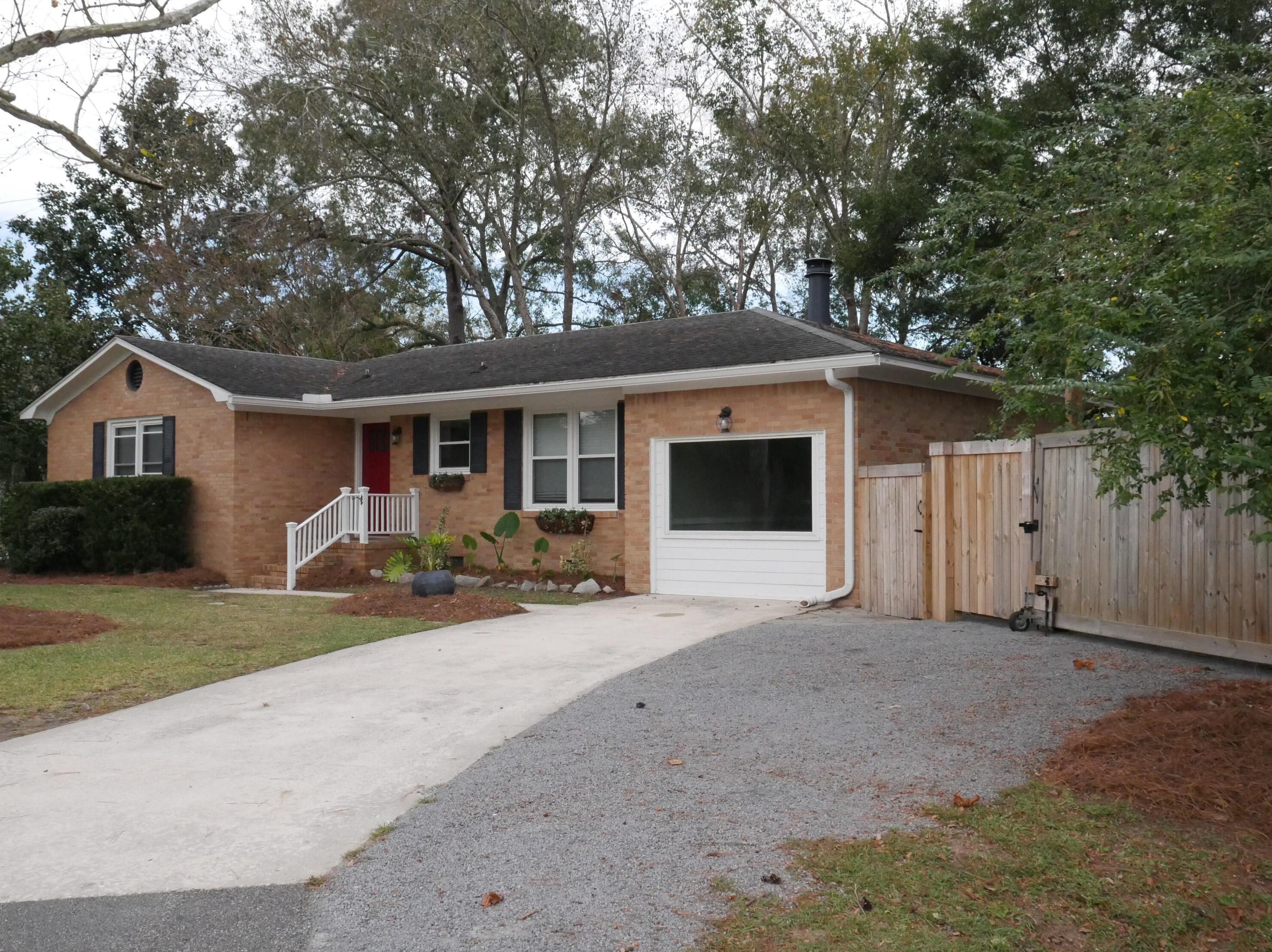 1144 Rembert Rd, Charleston, SC 29412-9416