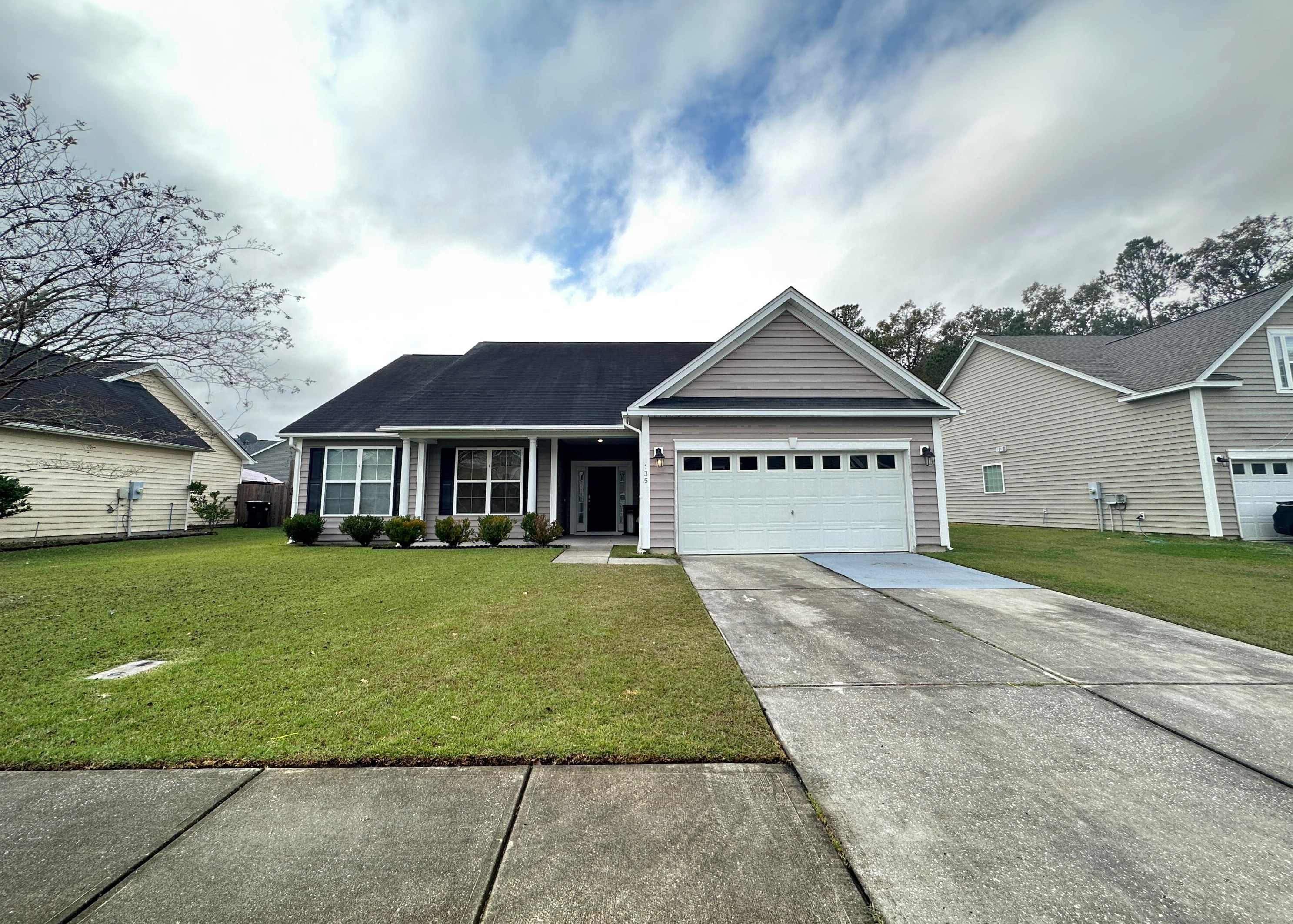 135 Satur Dr, Charleston, SC 29445