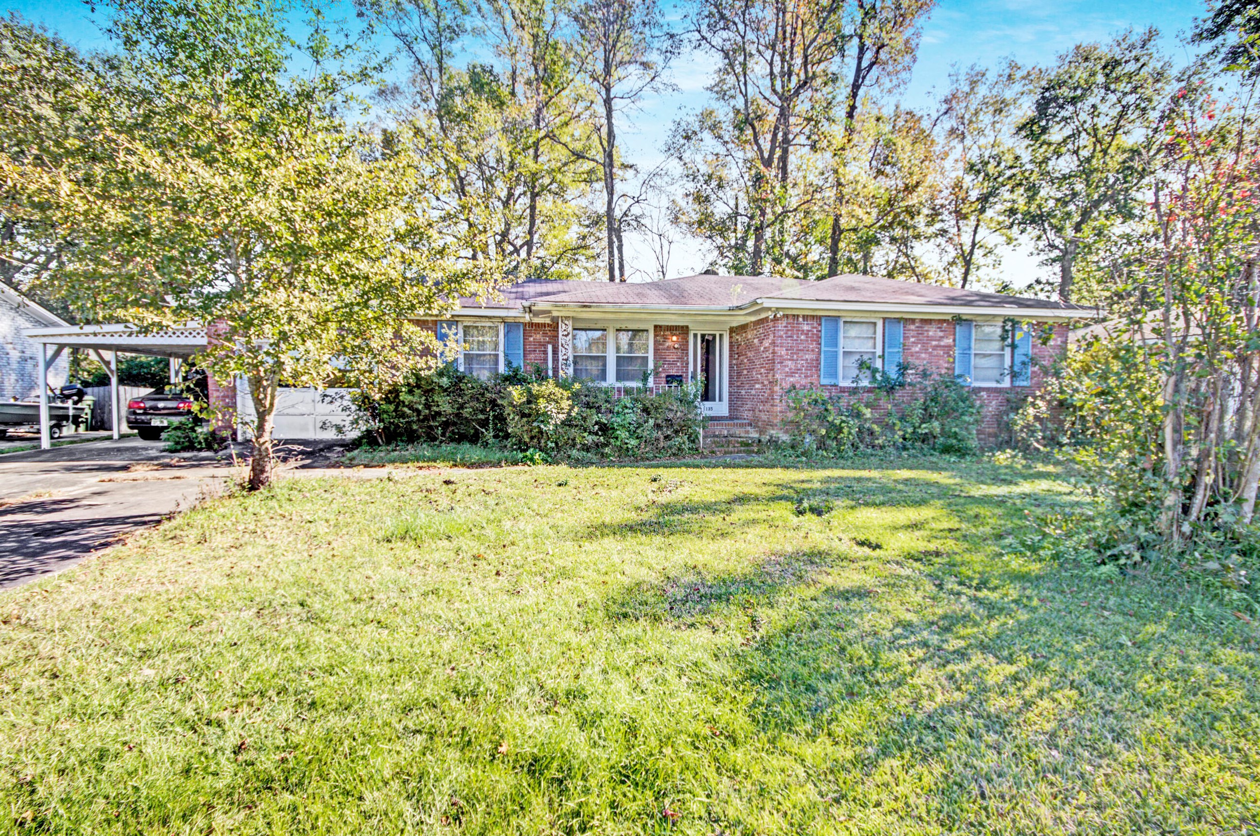 1135 Brookside Dr, Charleston, SC 29410-2304