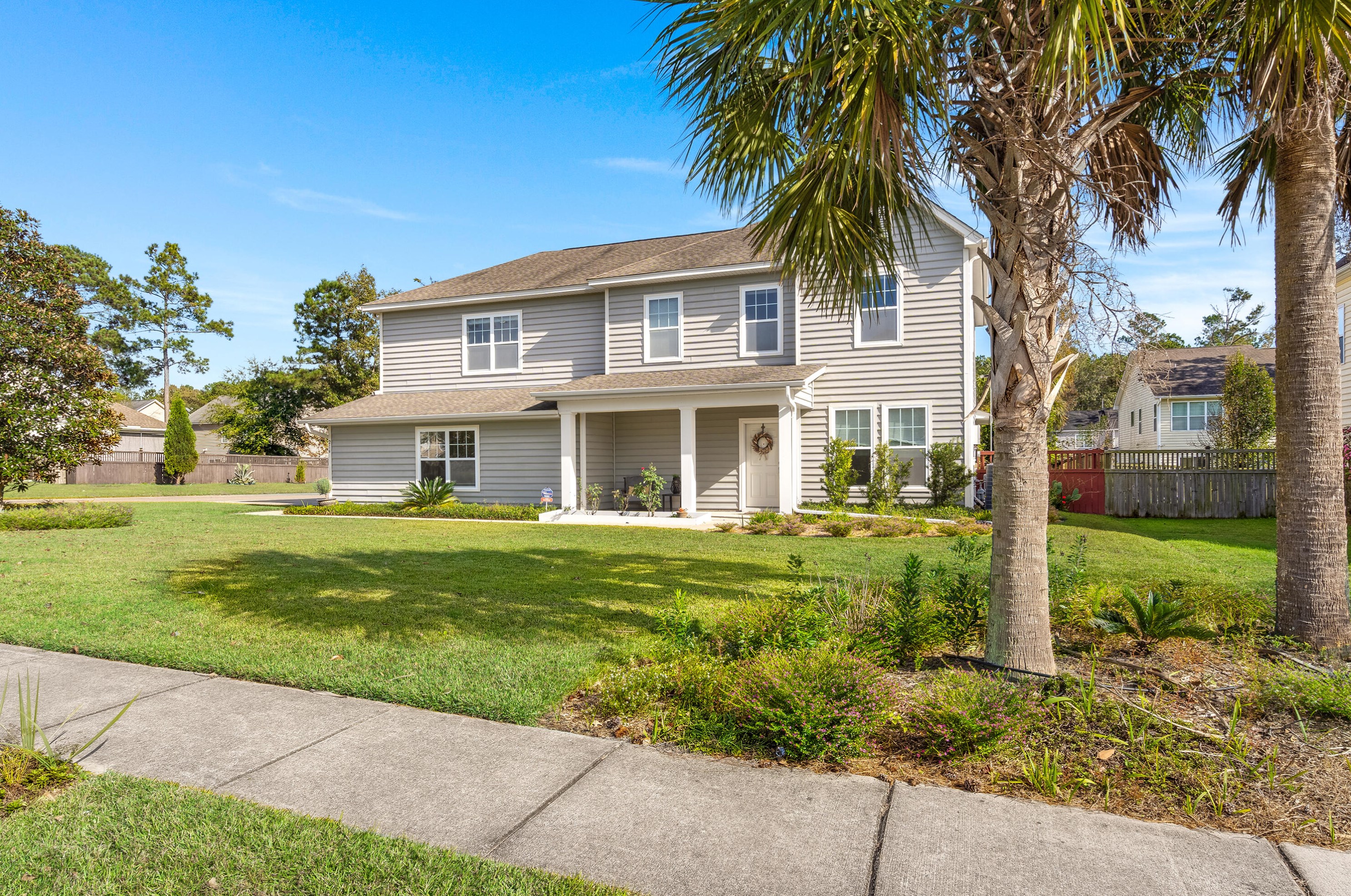 214 Devonshire Dr, Moncks Corner, SC 29461-5800