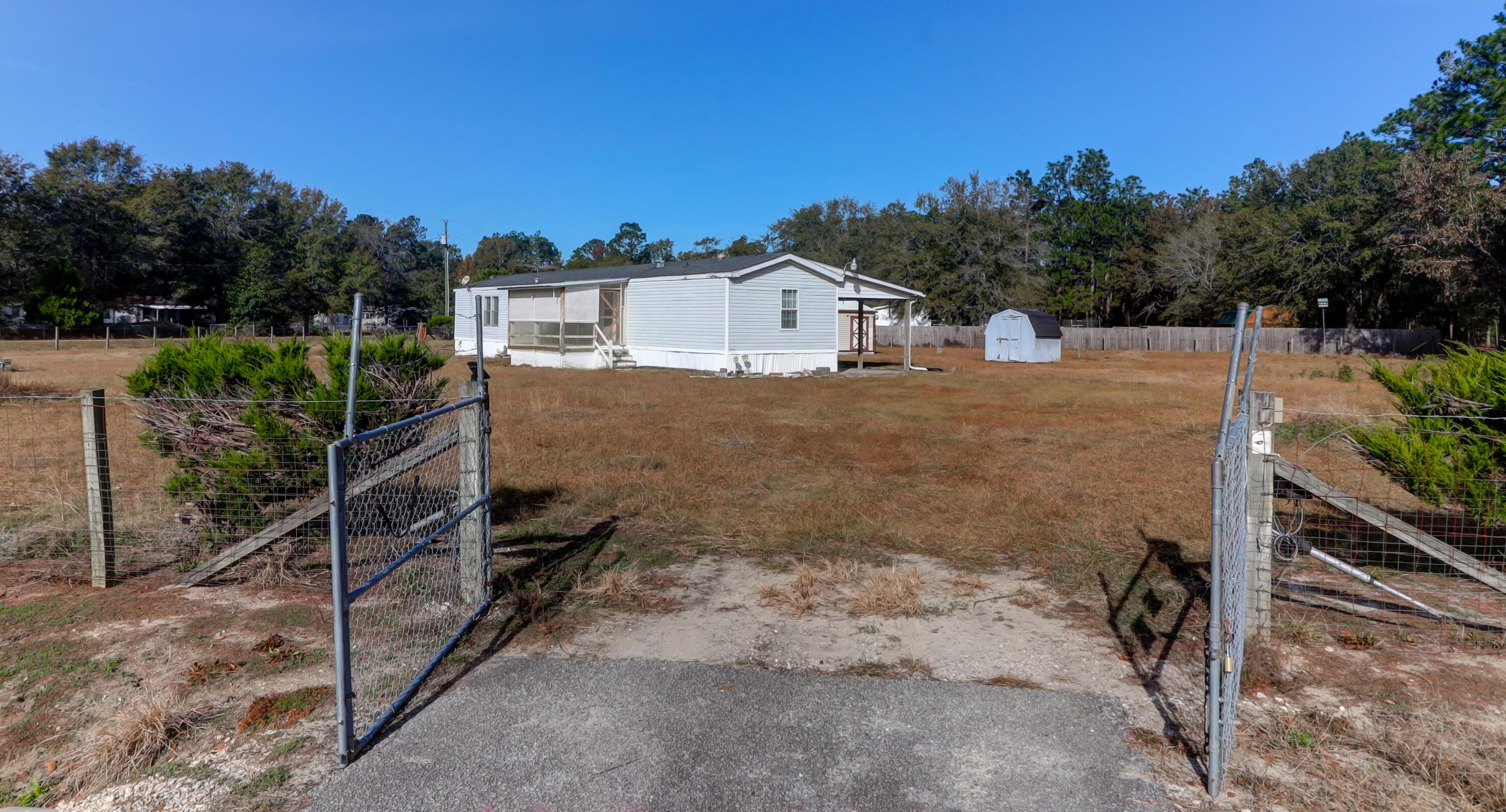 212 Mookees Ln, Cross, SC 29436