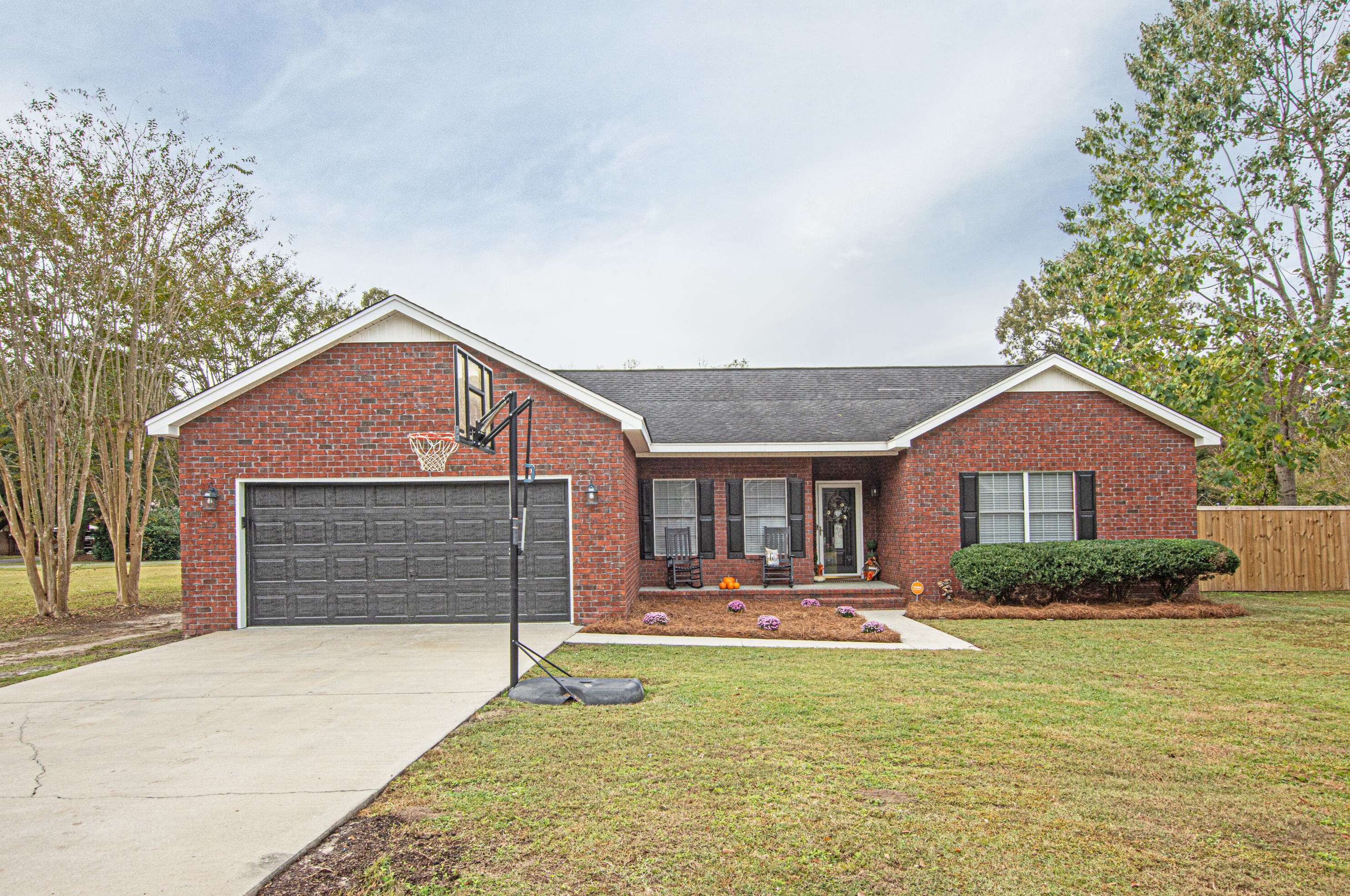 1005 Cass Dr, Moncks Corner, SC 29461-8246