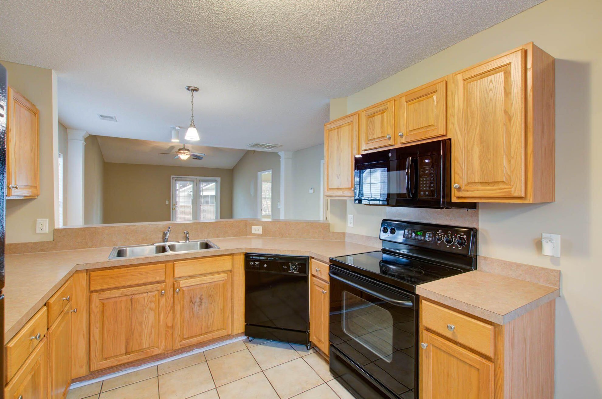 7329 Suncatcher Dr, Charleston SC  29410-8404 exterior