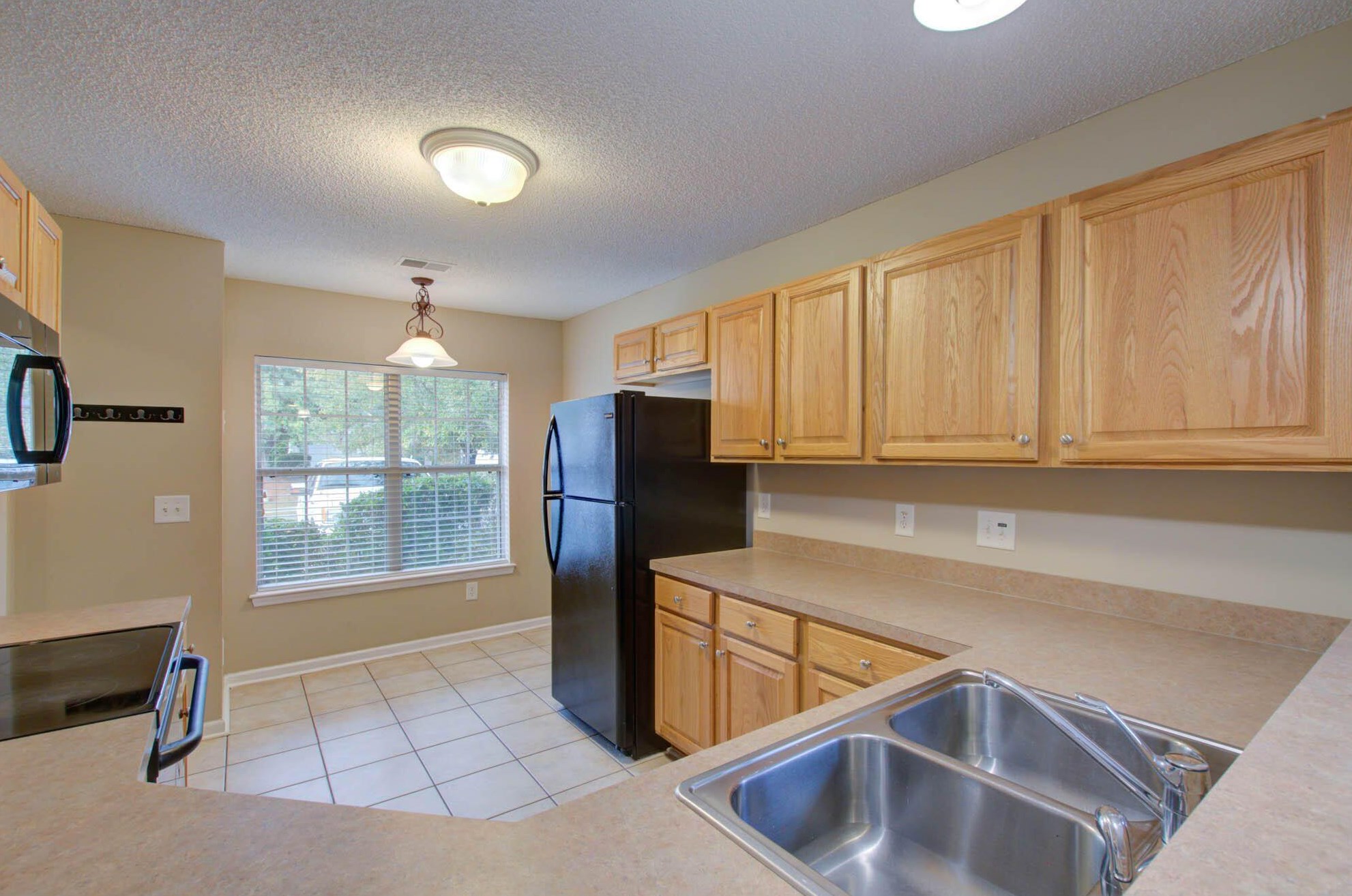 7329 Suncatcher Dr, Charleston SC  29410-8404 exterior