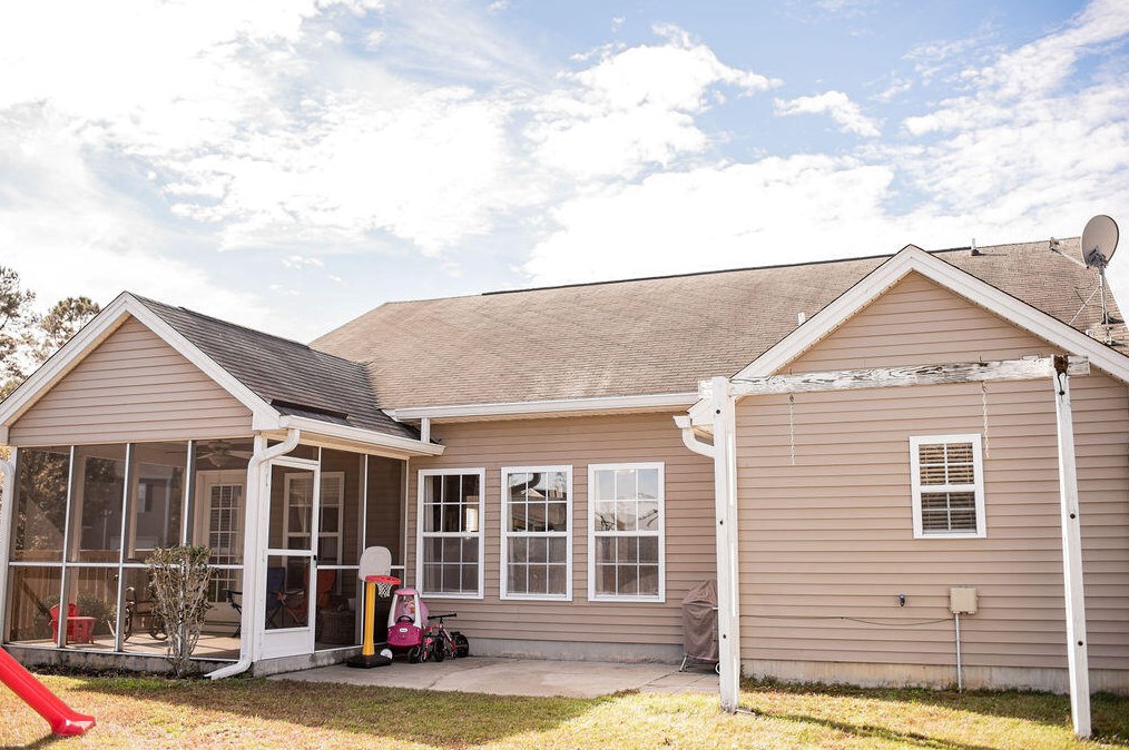 105 Avonshire Dr, Summerville SC  29483-7346 exterior