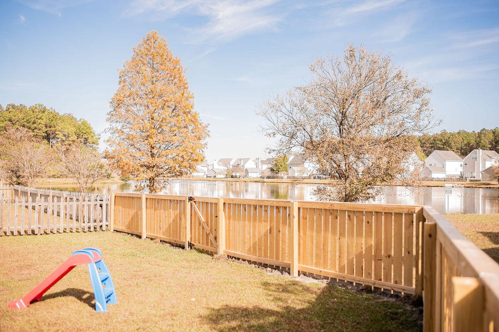 105 Avonshire Dr, Summerville SC  29483-7346 exterior