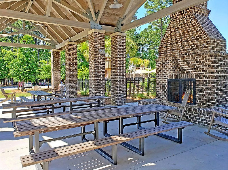 3684 Maidstone Dr, Mount Pleasant SC  29466-7506 exterior