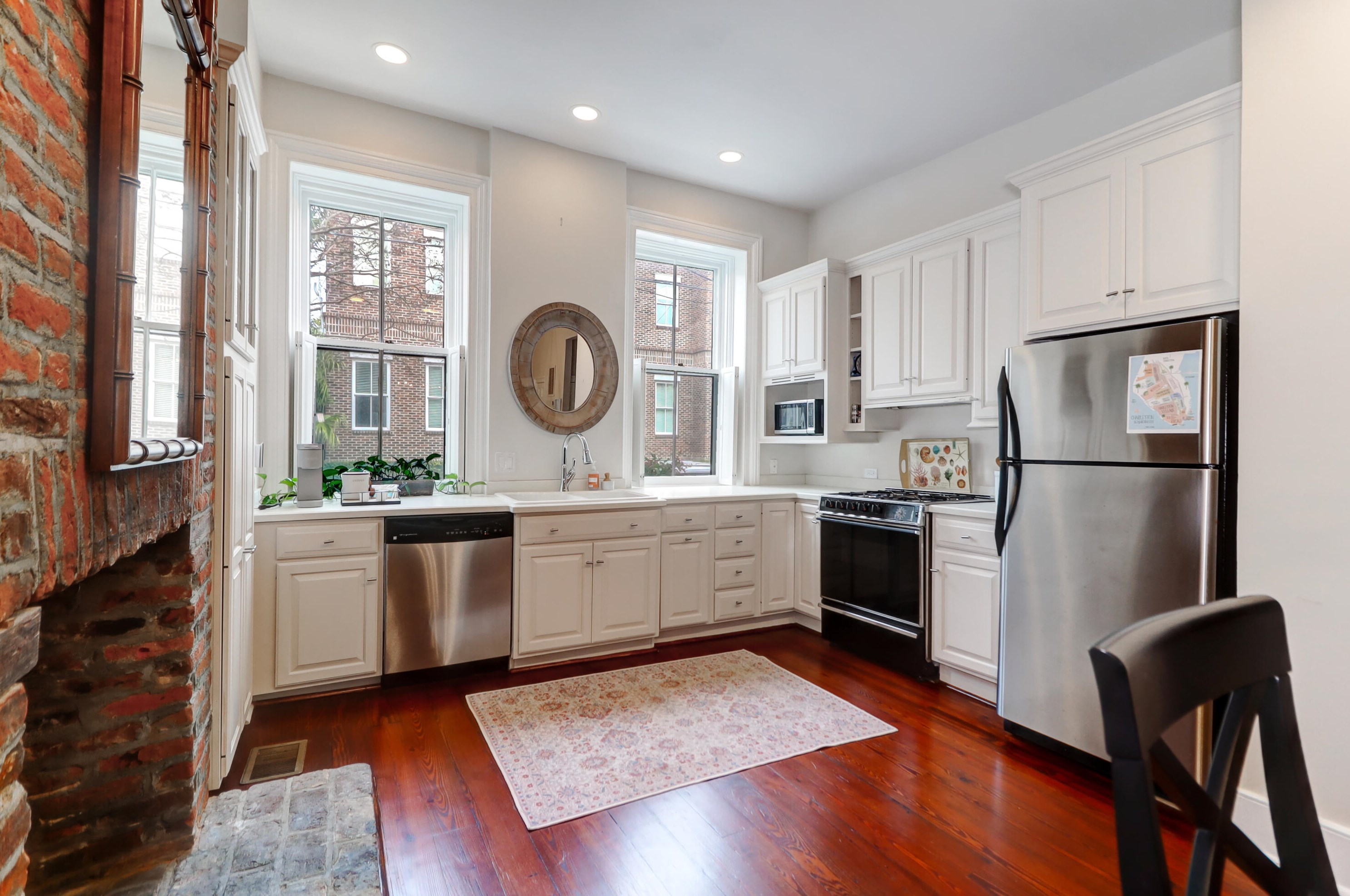 7 Wentworth St, Charleston SC  29401-1625 exterior