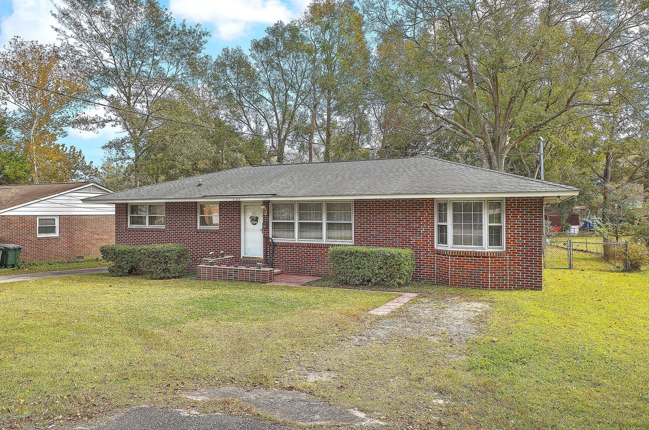 1107 Yeamans Hall Rd, Charleston, SC 29410-2709
