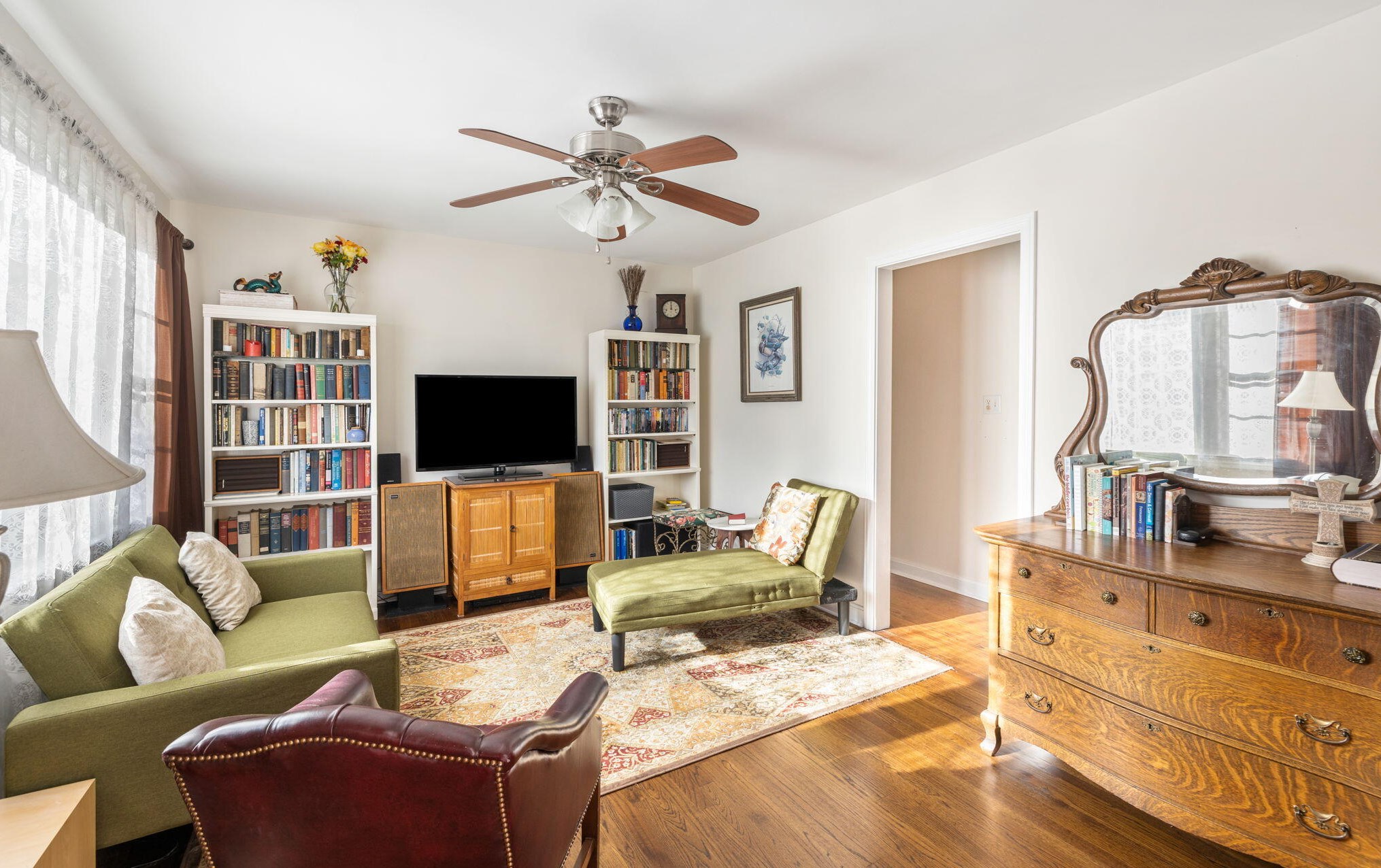 2736 Star Dr, Charleston, SC 29406-4516